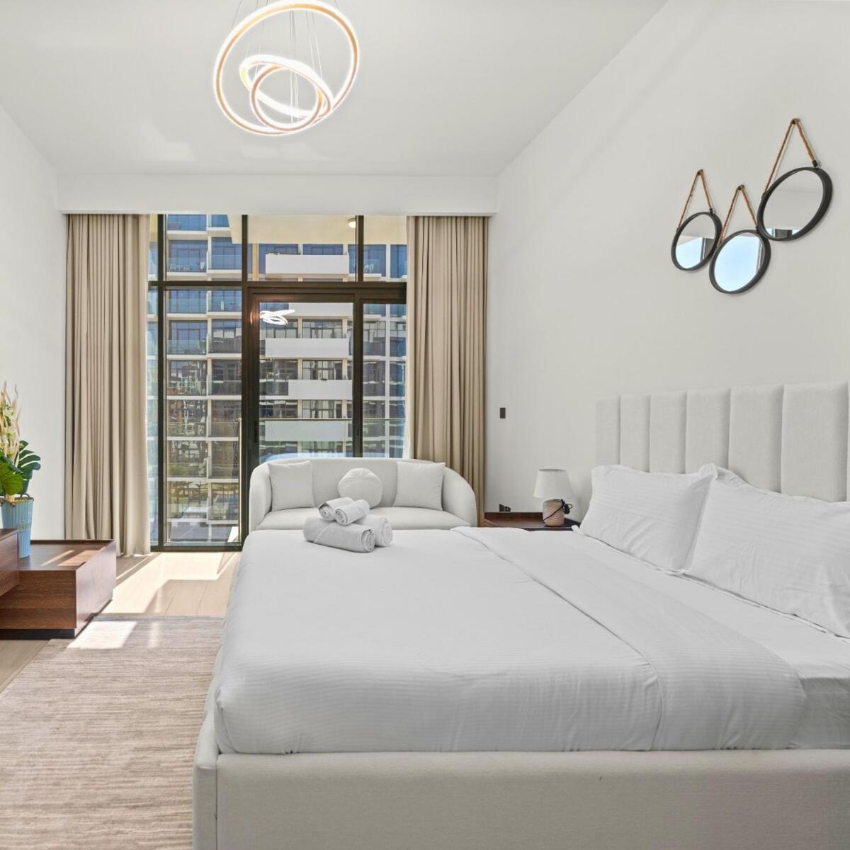 Apartment Spacious With Huge Balcony-azizi Riviera Dubai