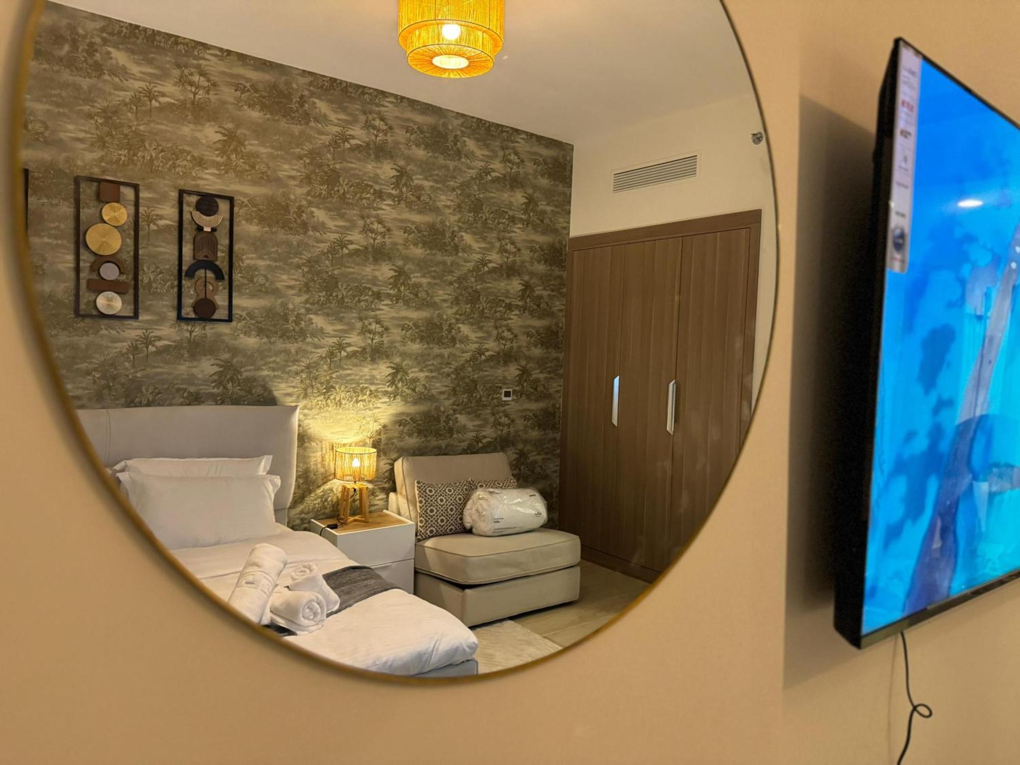 Dvr In Azizi Riviera Apartment