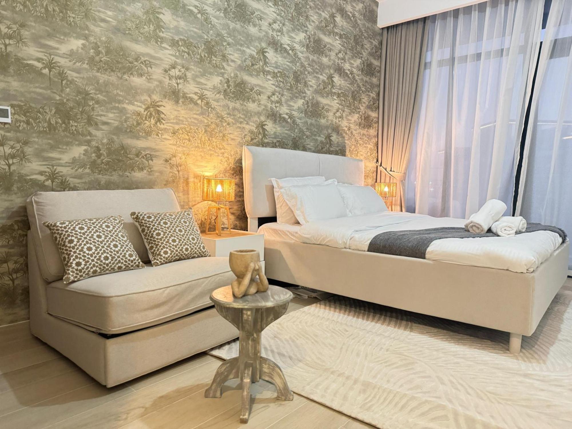 Dvr In Azizi Riviera * Dubai
