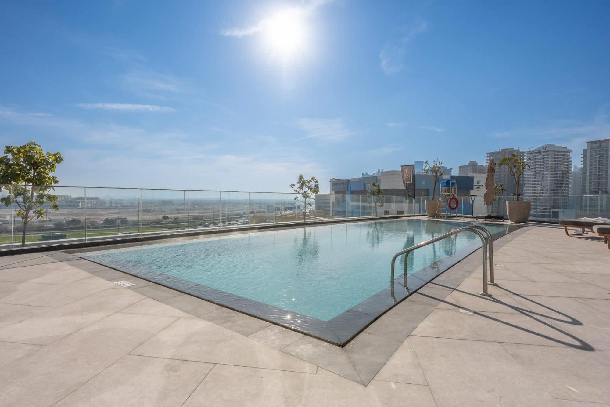 Outstanding Flat In Nobles Tower Perfect For 2 * Dubai