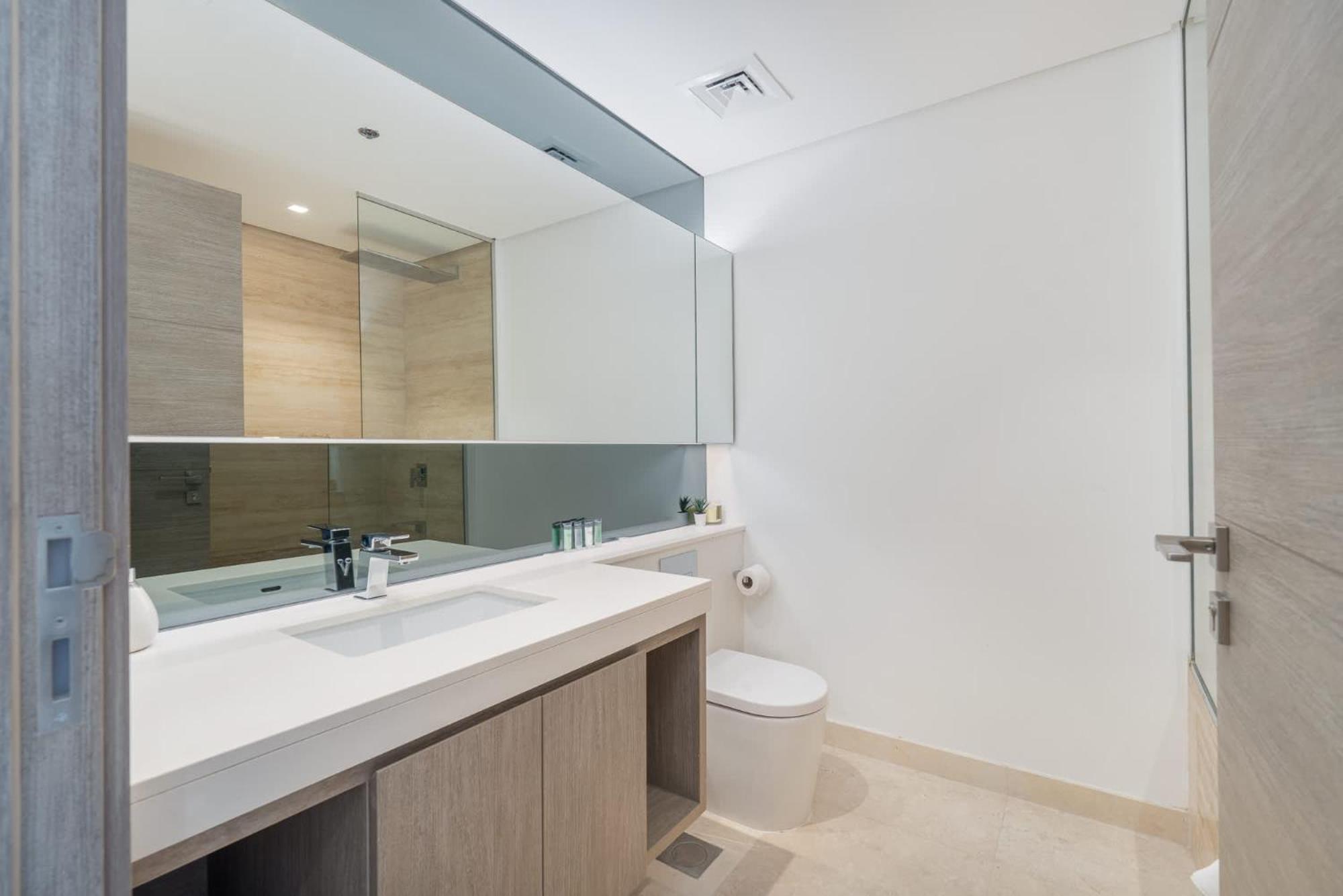 Apartment 3 Bedroom In Sterling West With Full Burj Khalifa Views