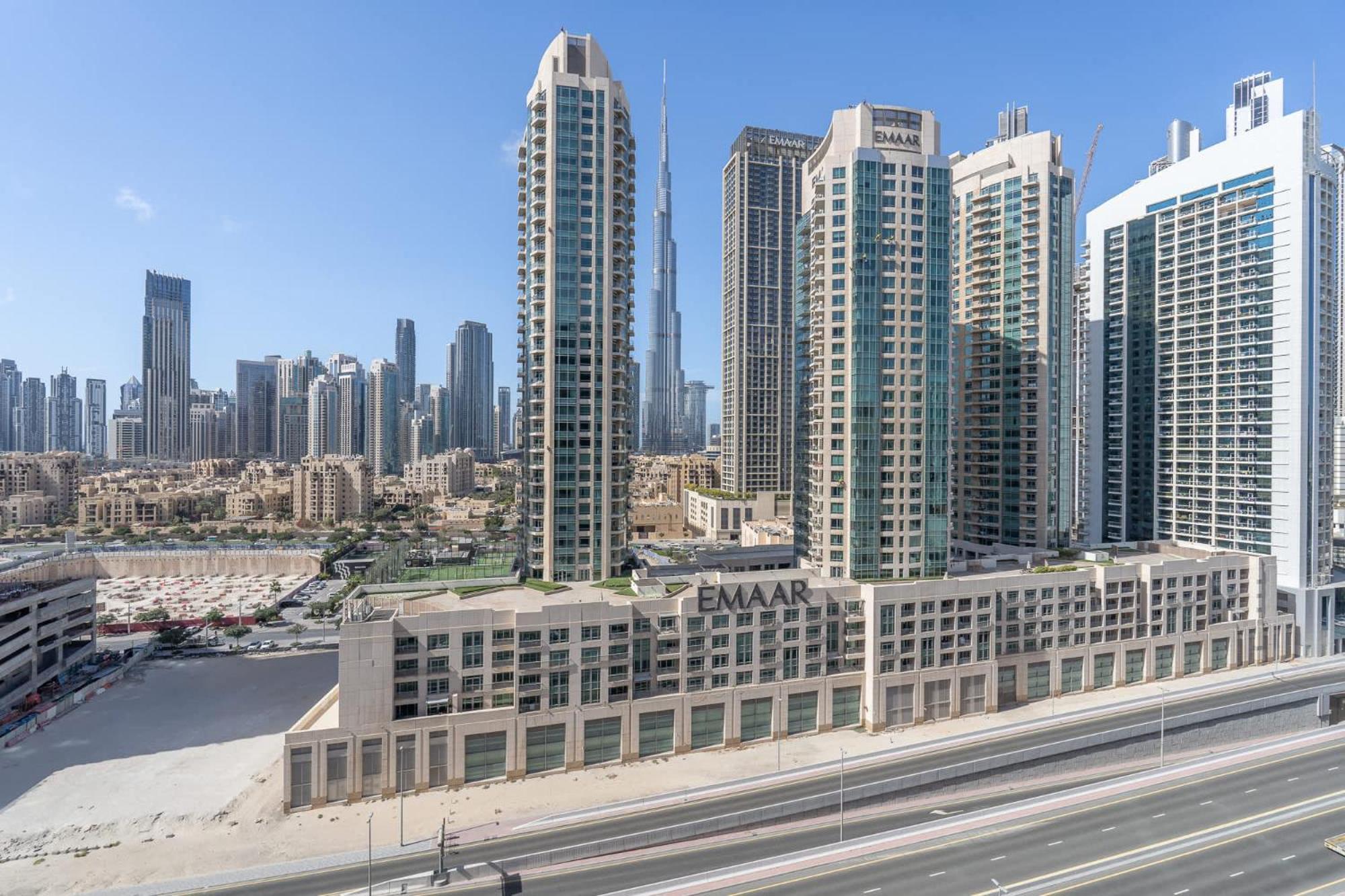 3 Bedroom In Sterling West With Full Burj Khalifa Views Apartment *