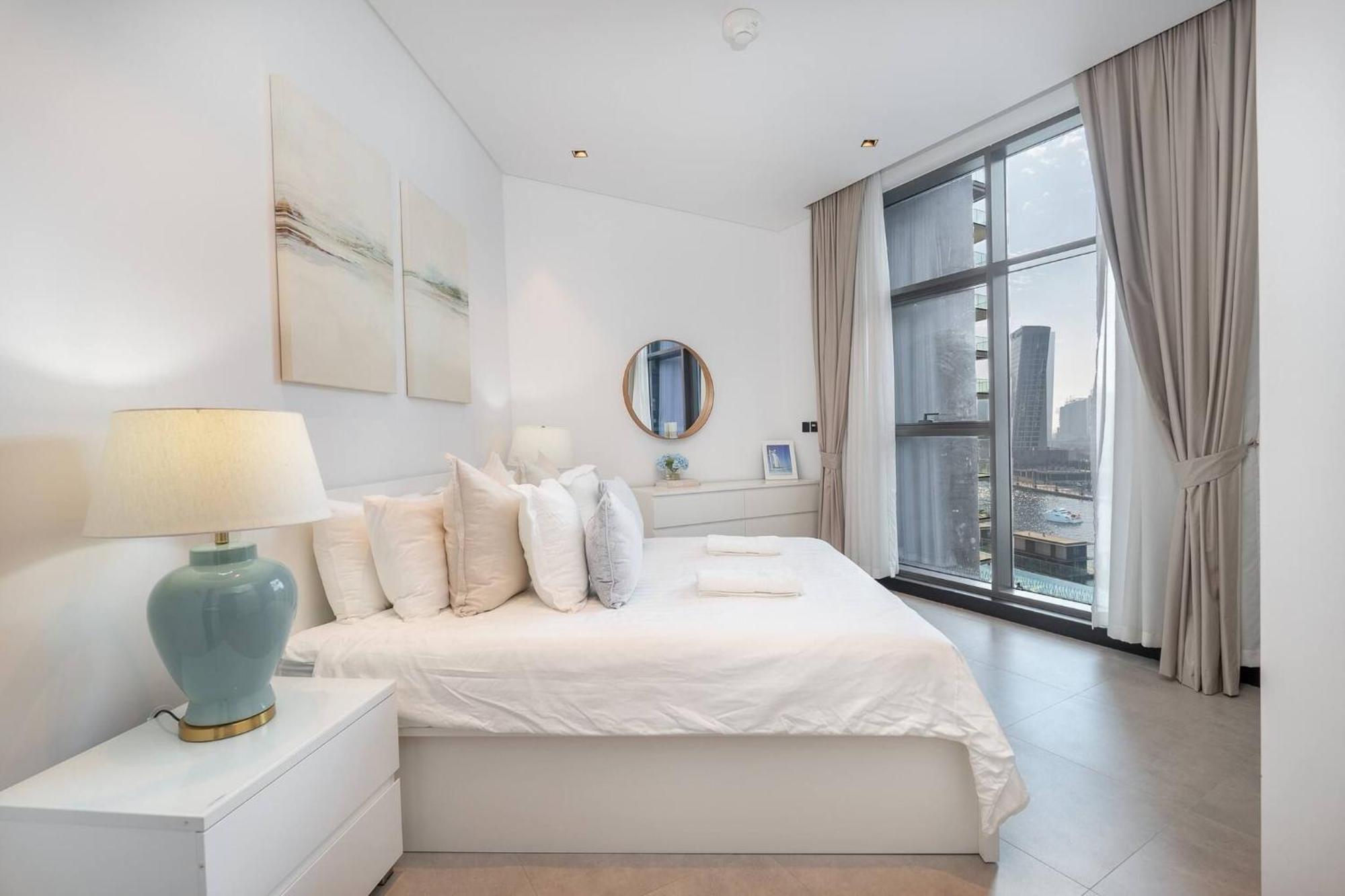 Spacious 1bedroom, Burj Views, Infinity Pool Jacuzzi *