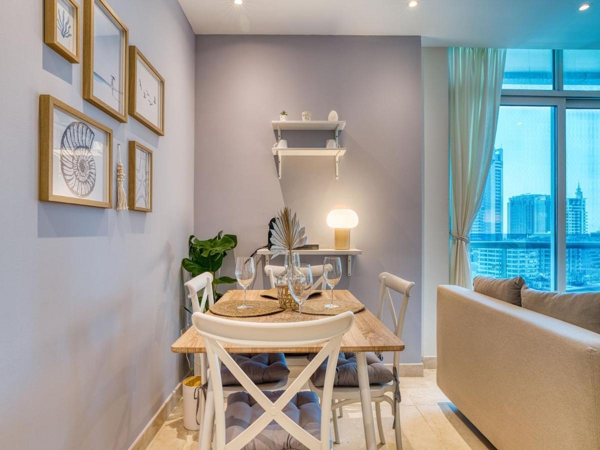 Classic Orra Marina-1br Apartment Dubai
