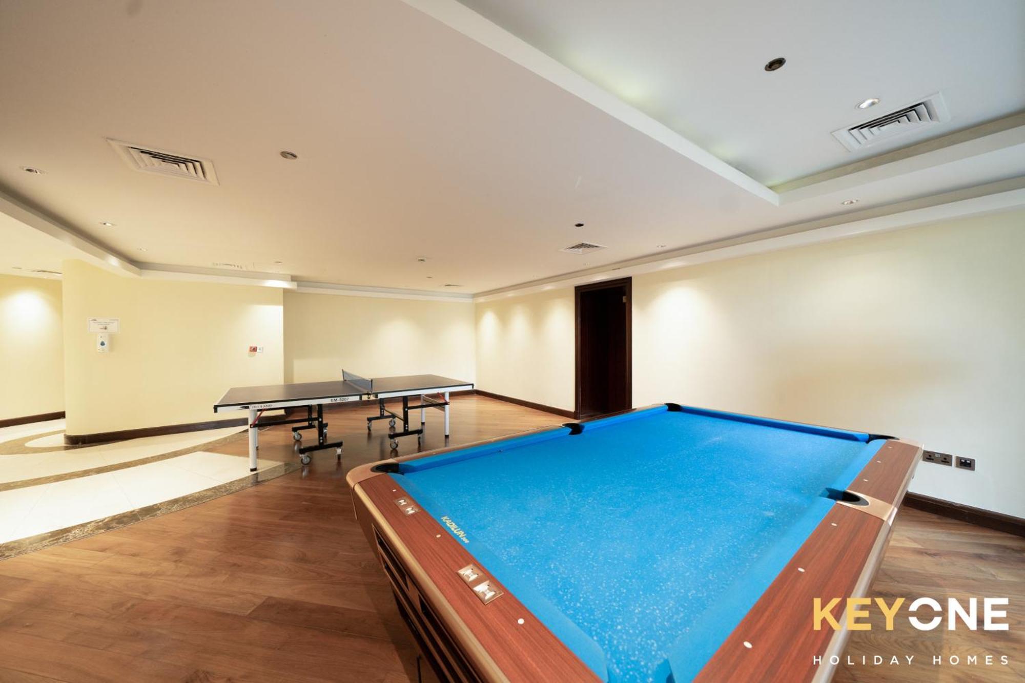Grandeur Living 2br Maid With Access Apartment
