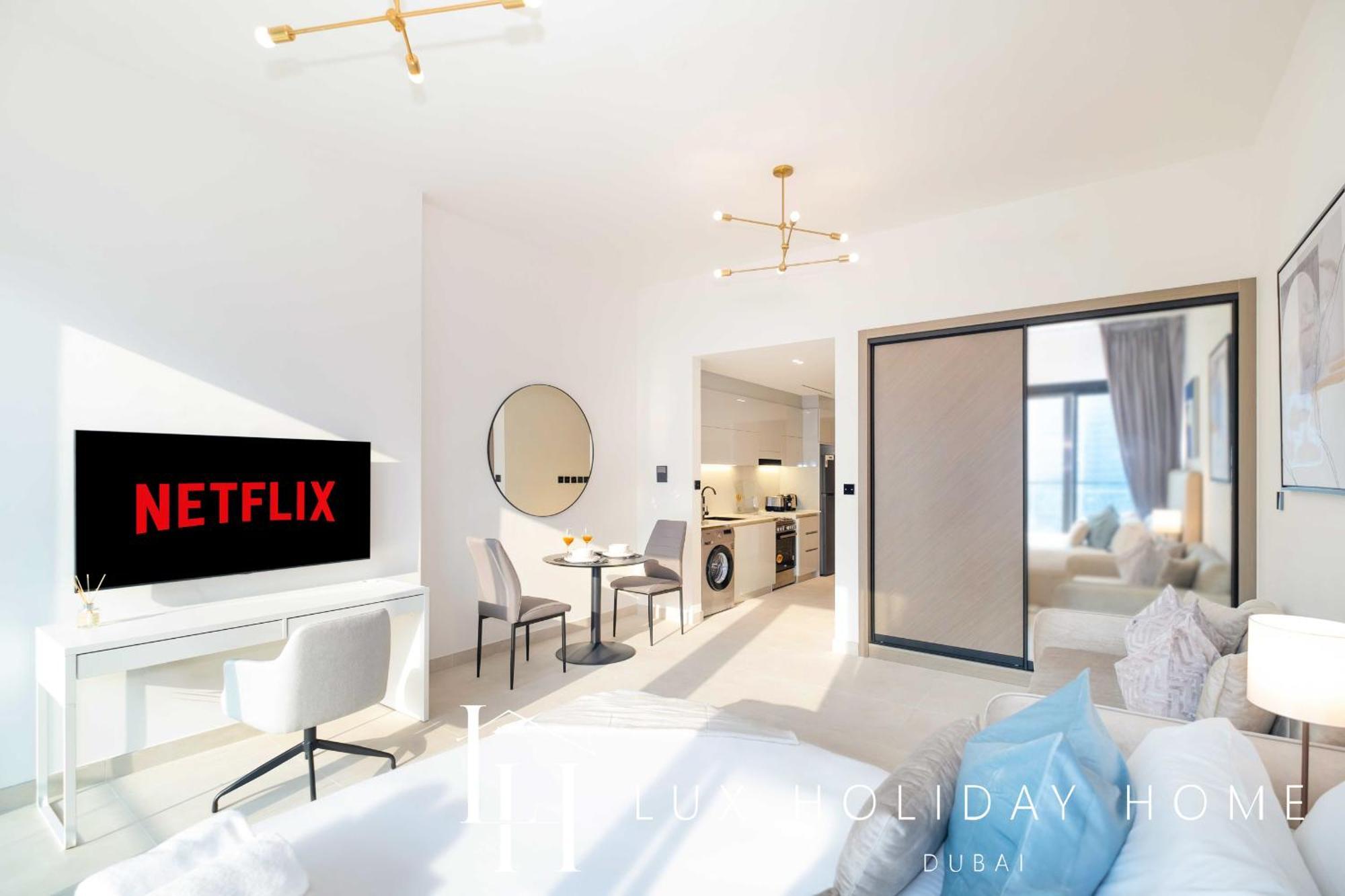 Lux The Modern Binghatti Canal Apartment *