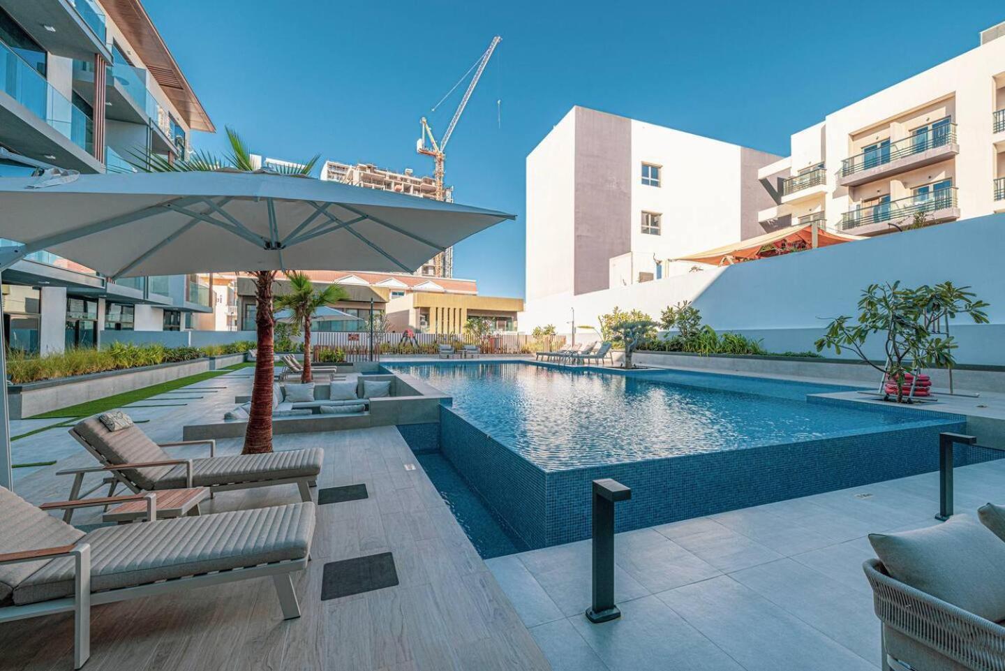 Apartment Spacious In Jvc With Balcony & Direct Pool Access *