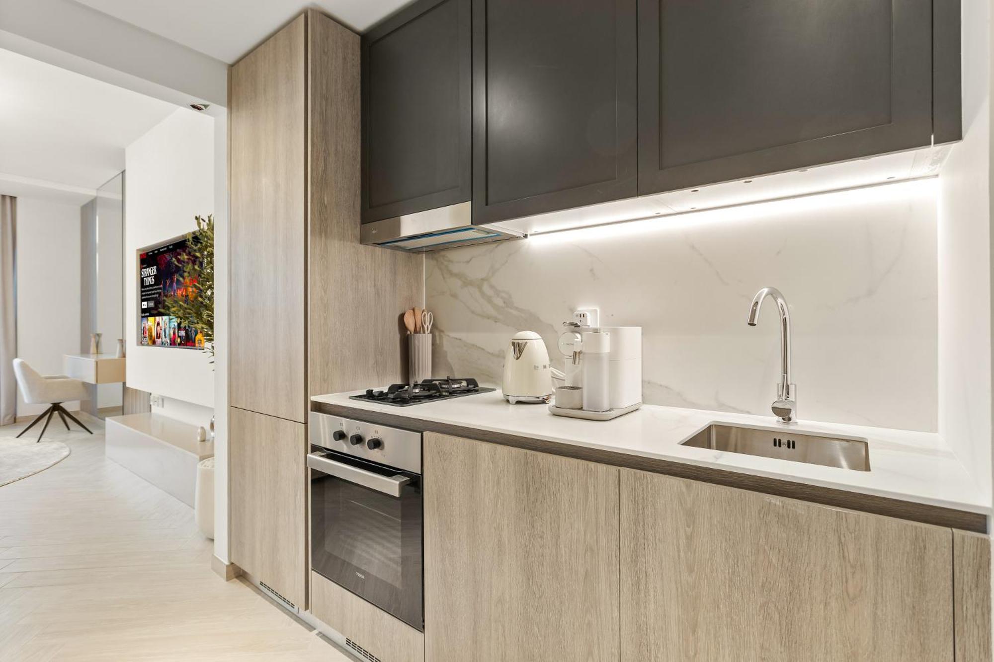 Spacious In Jvc With Balcony & Direct Pool Access *