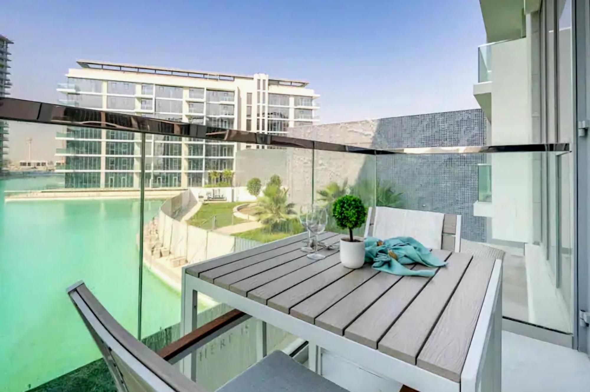 Luxury Waterfront 1br - Lagoon Escape *