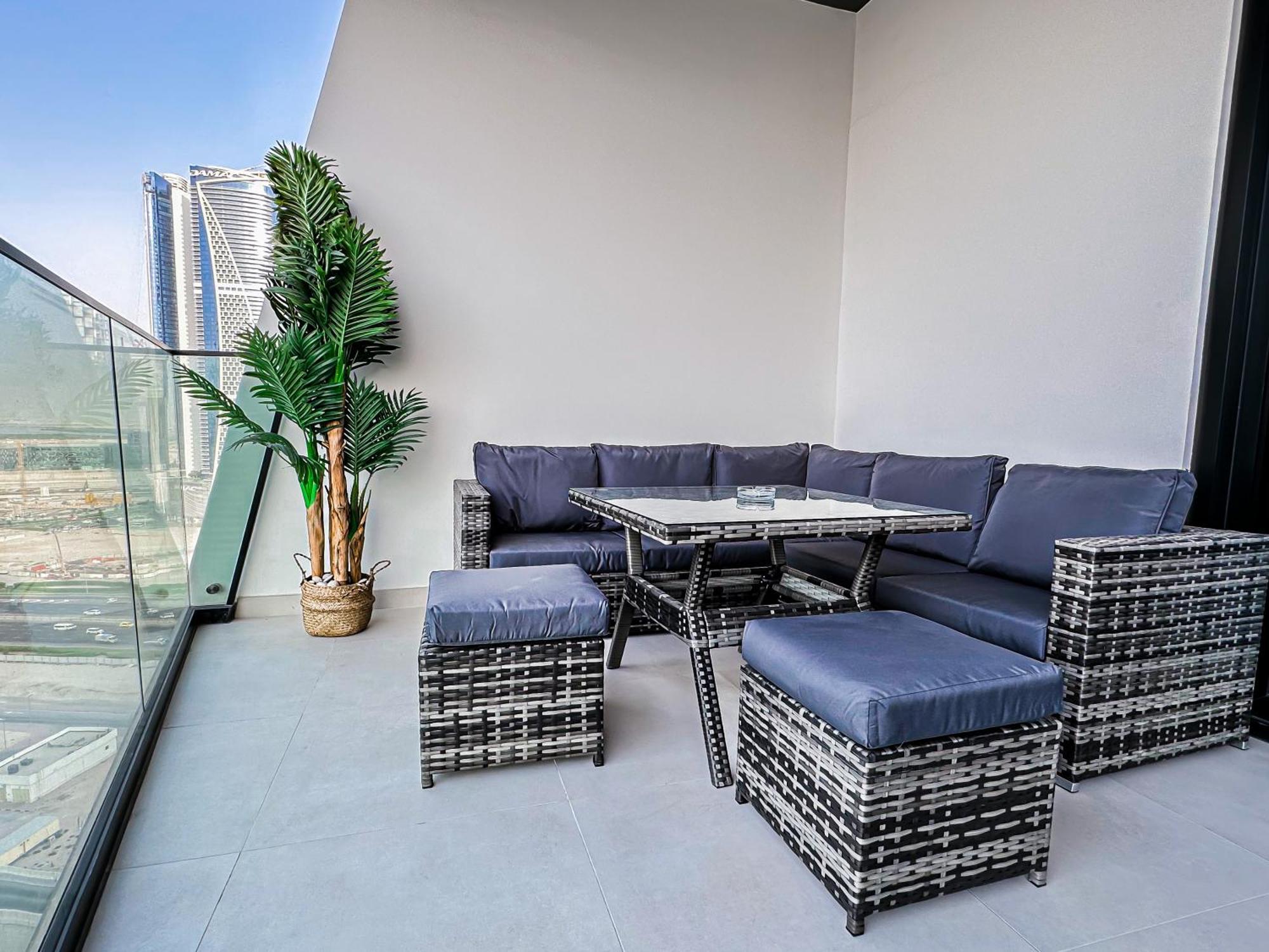 Skyline Oasis - Business Bay With Burj Khalifa Vie Apartment Dubai