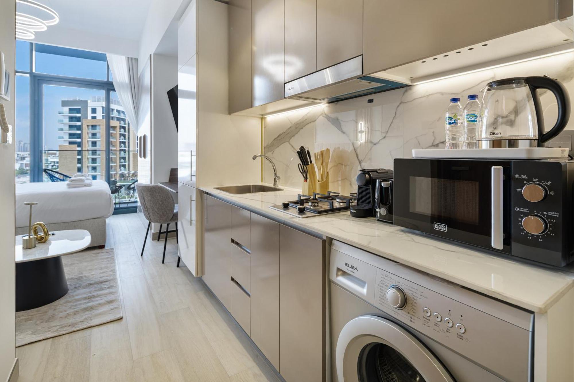 Brand-new Modern In Azizi Riviera One *