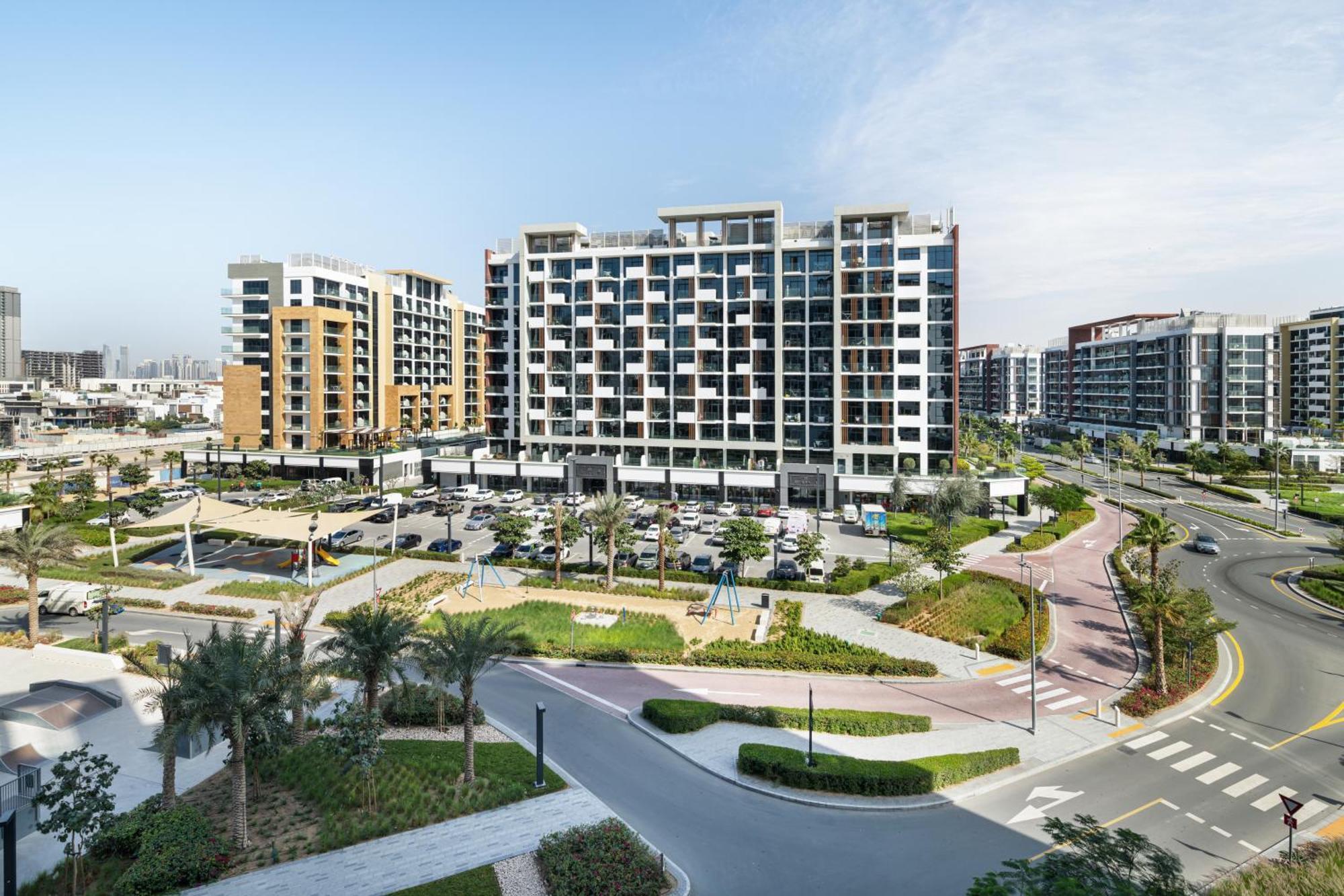 Apartment Brand-new Modern In Azizi Riviera One
