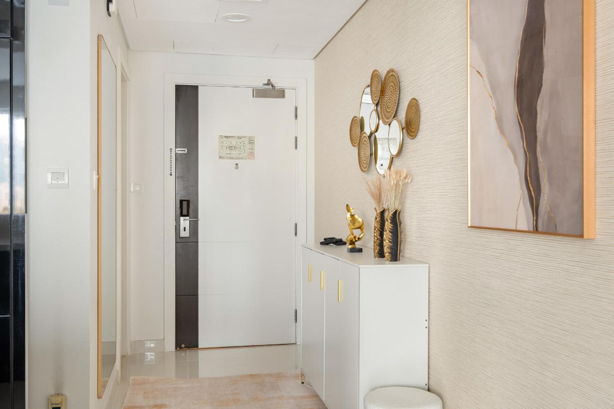 Vayk - Sophisticated 1 Bd In Business Bay Apartment *
