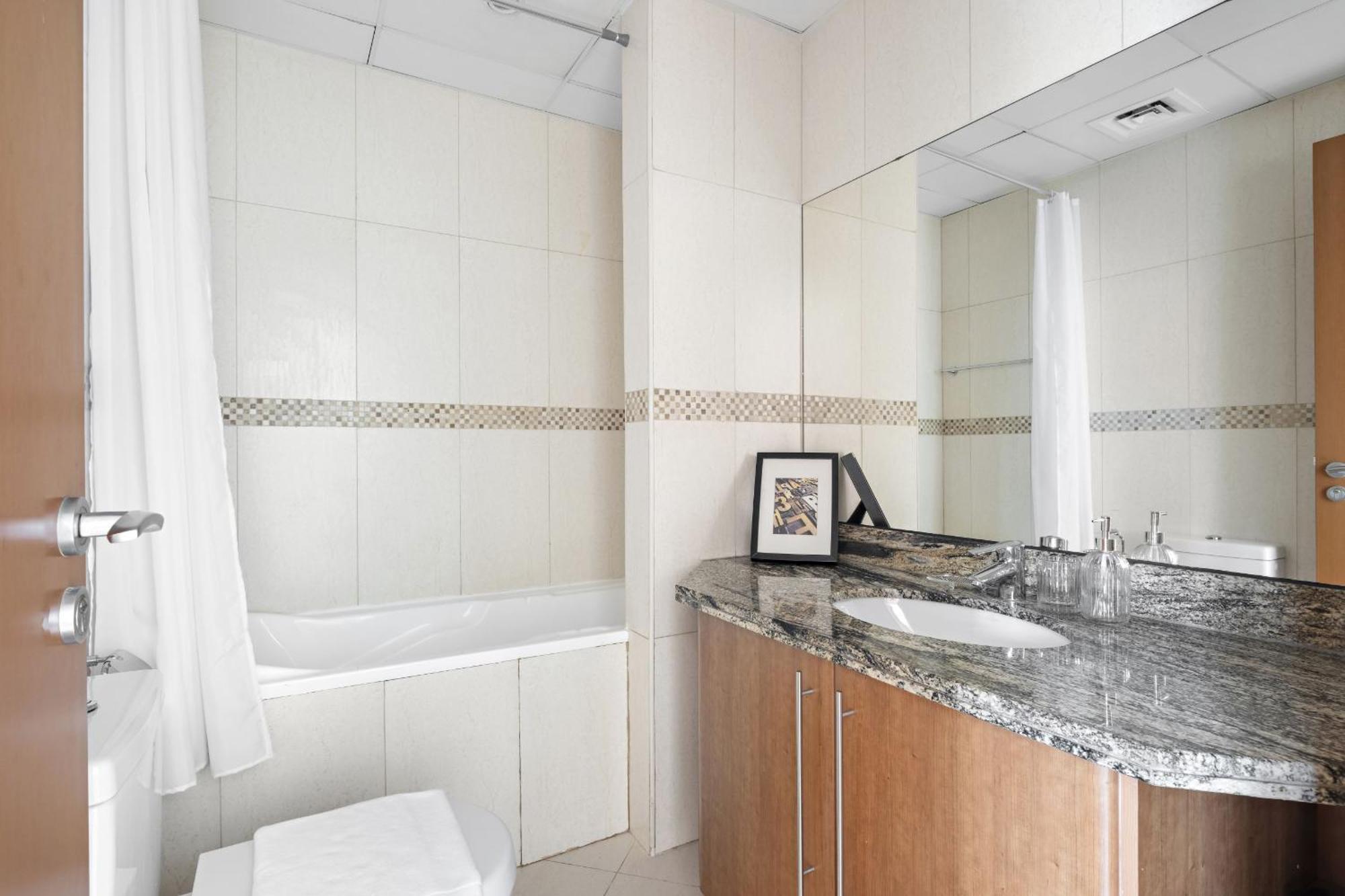 Apartment Vayk - Delightful 2 Bedroom In Jlt With Marina Views