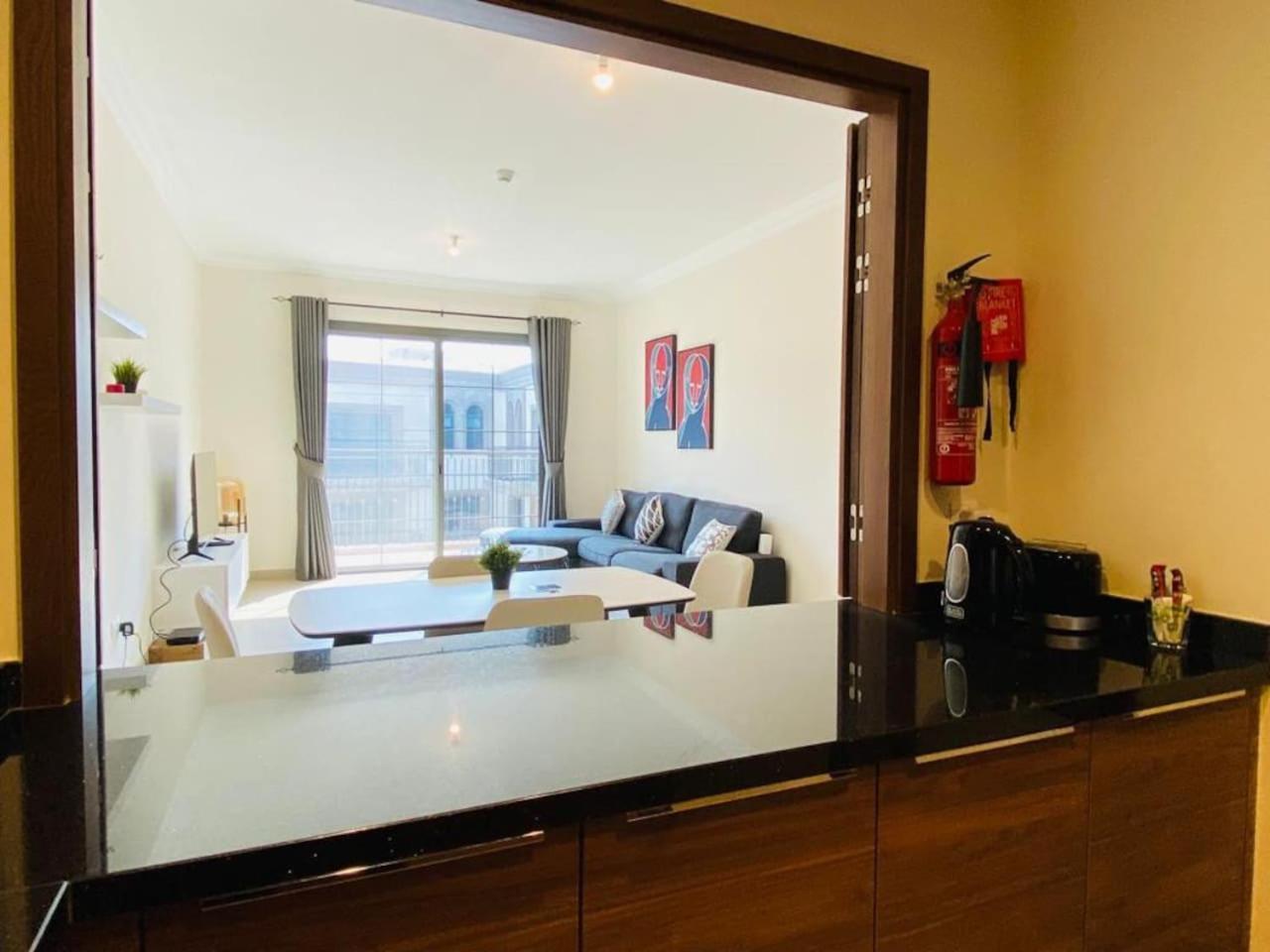 Apartment Spacious One-bedroom In Muhaisnah,