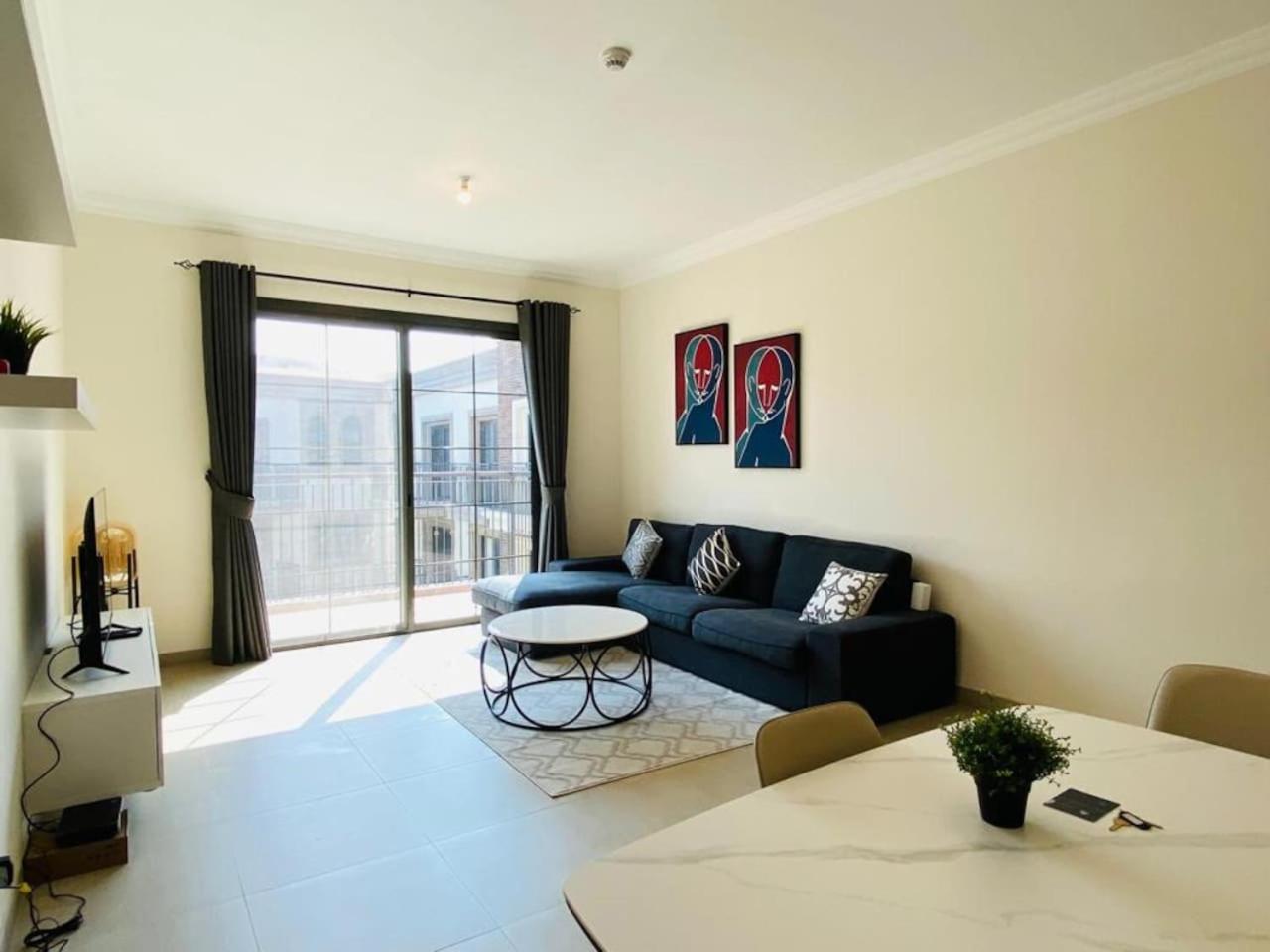 Apartment Spacious One-bedroom In Muhaisnah,