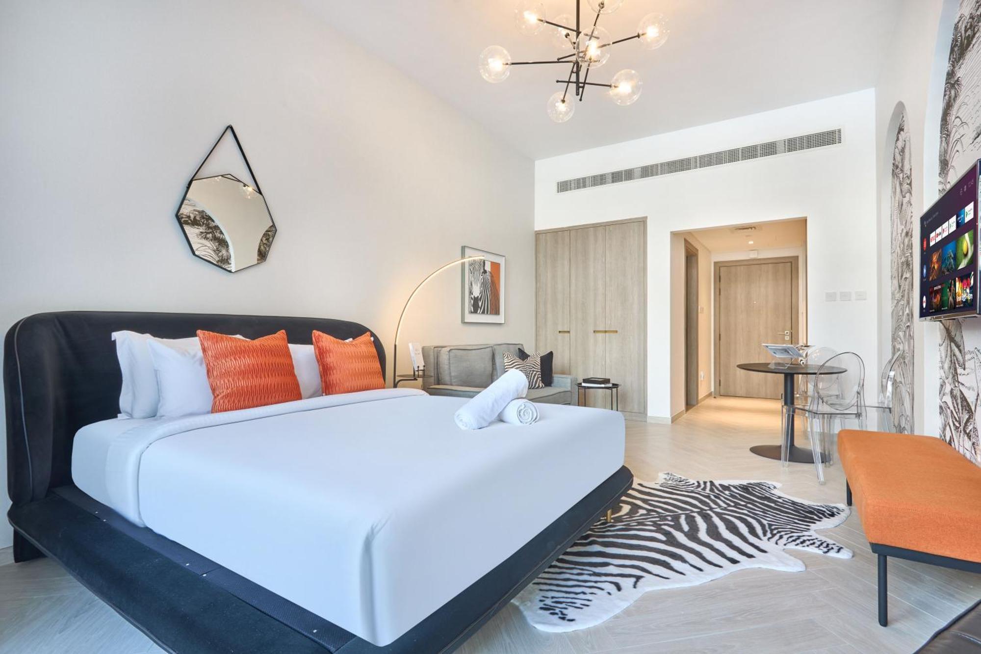 Apartment Stylish Retreat Modern In Jvc