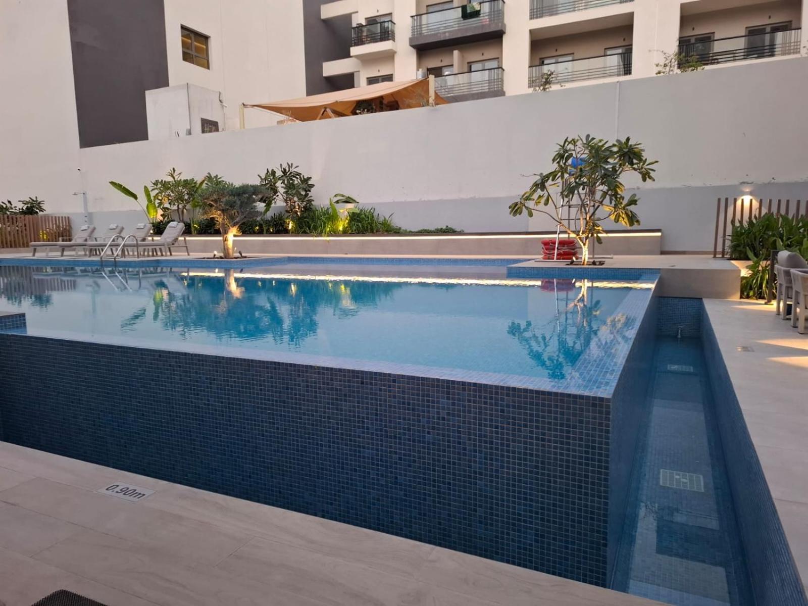 Apartment Stylish Retreat Modern In Jvc *
