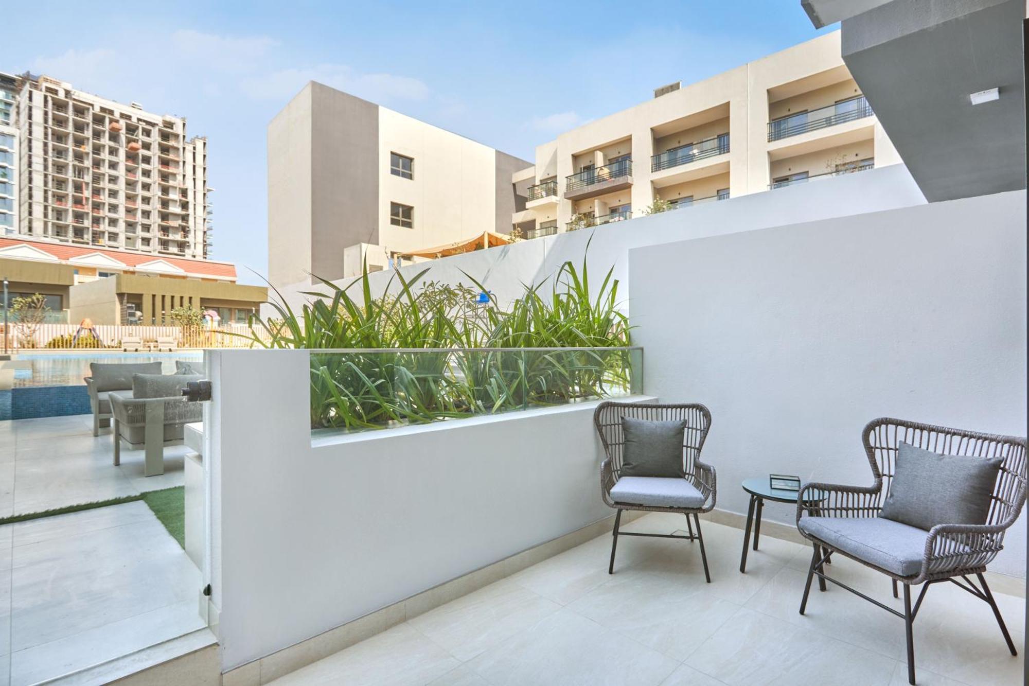 Stylish Retreat Modern In Jvc *