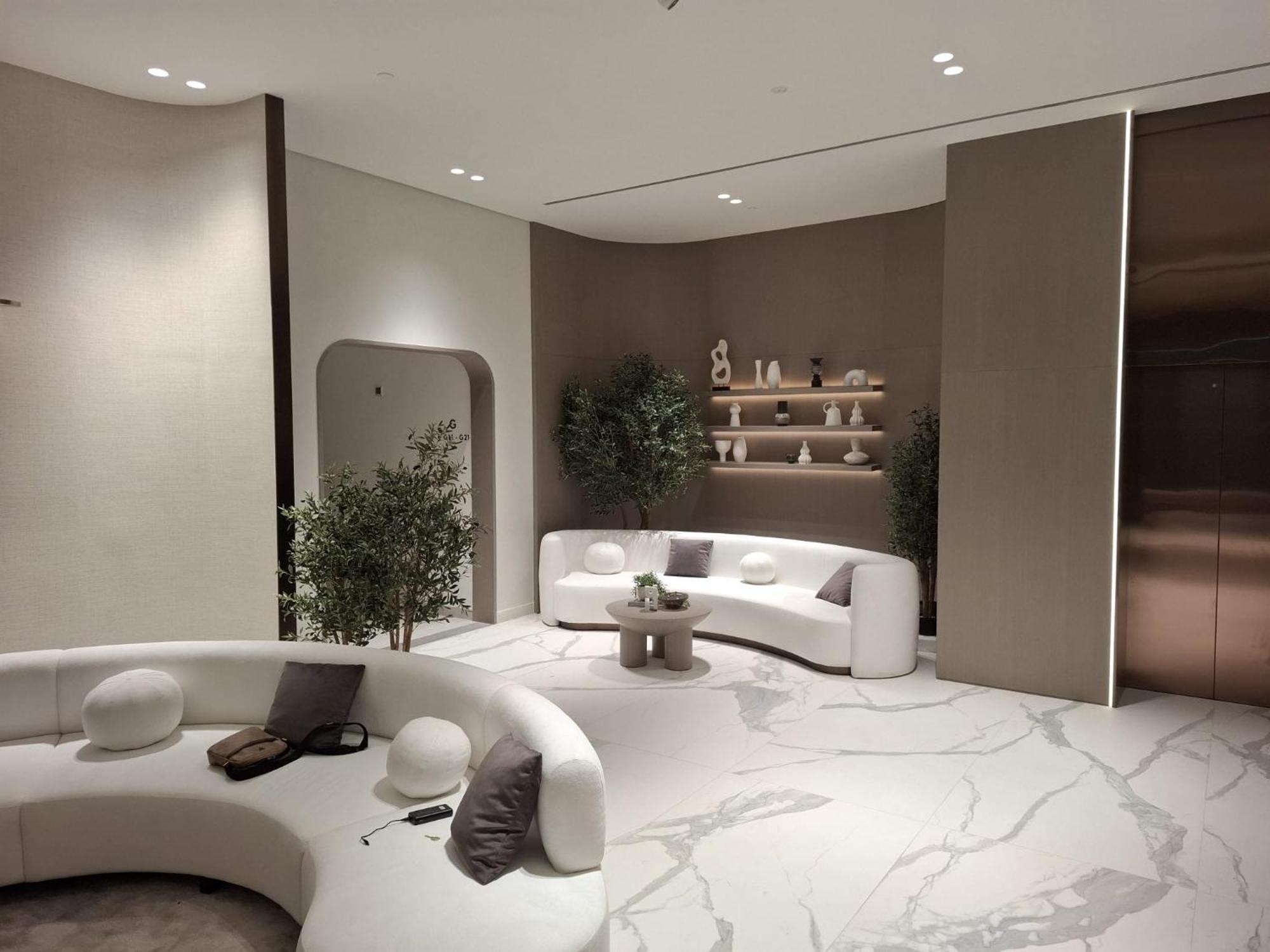 Stylish Retreat Modern In Jvc *
