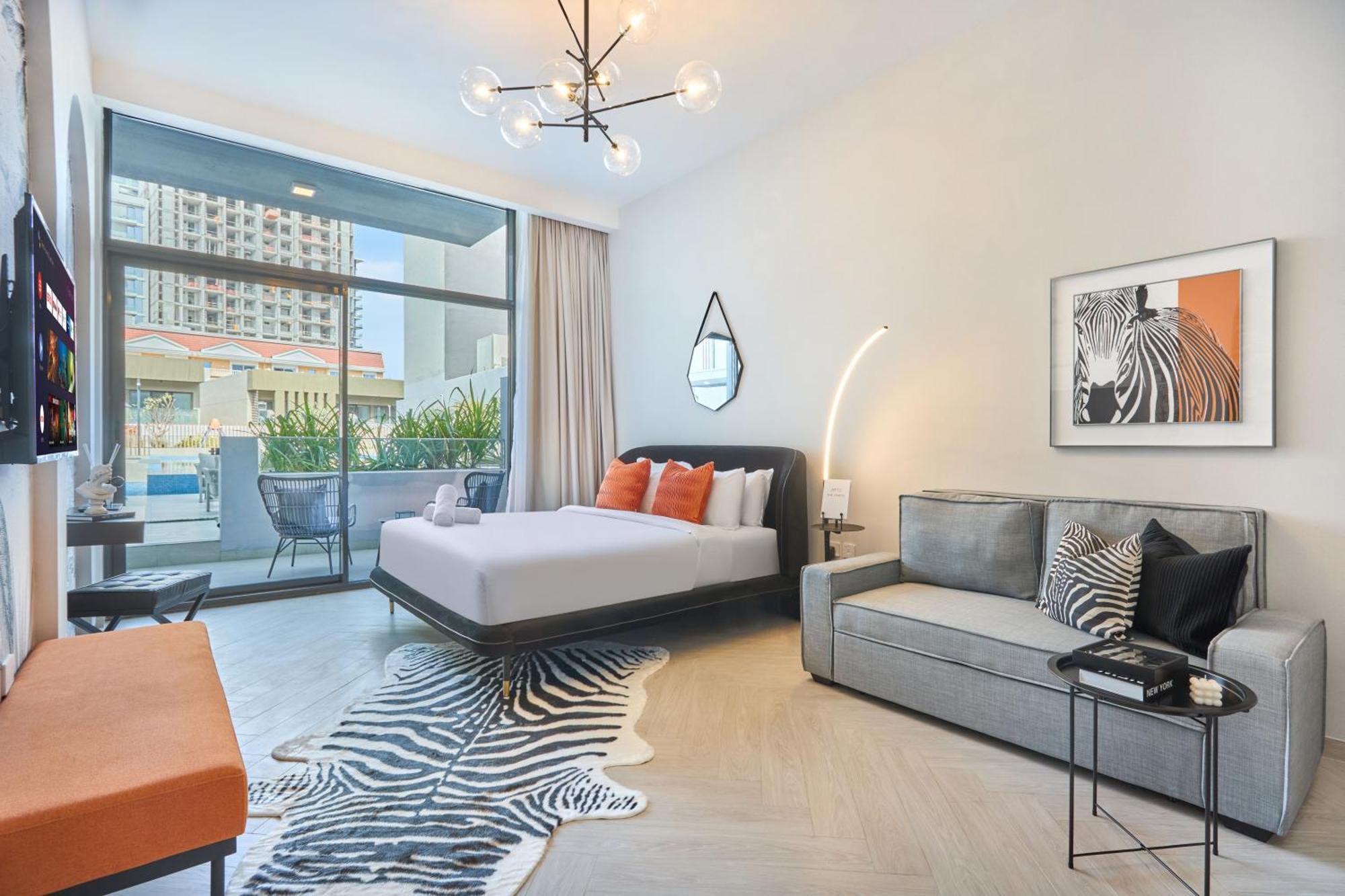 Apartment Stylish Retreat Modern In Jvc