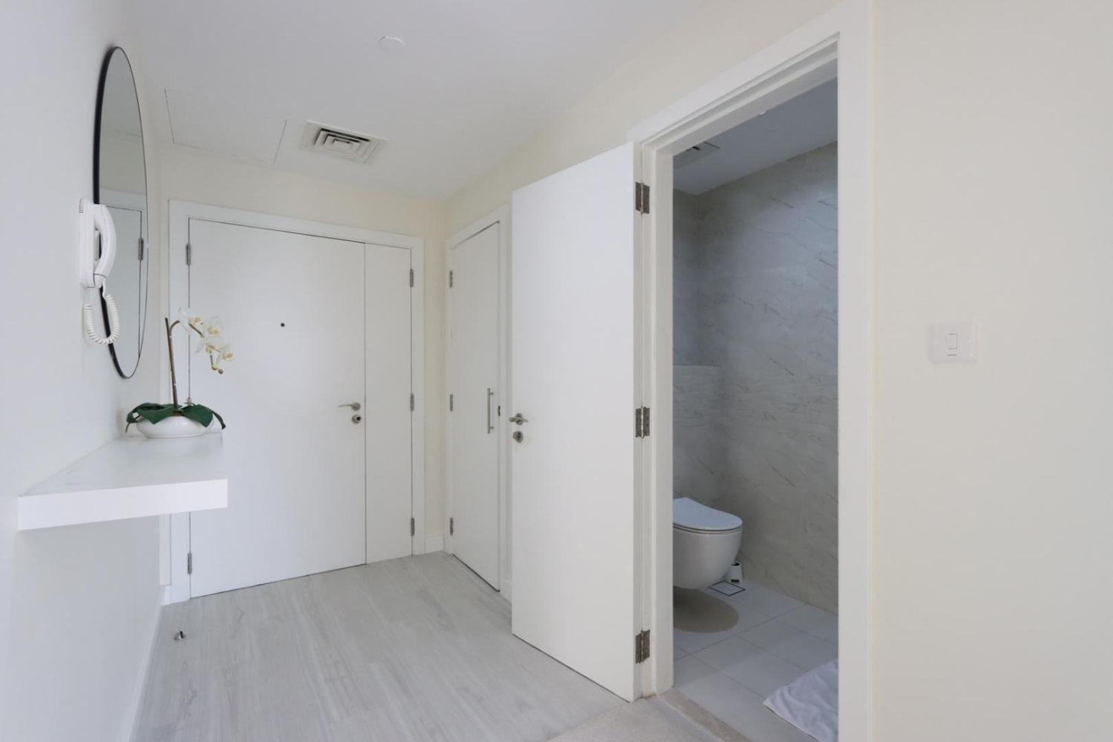 Livbnb - Upgraded 1bhk With Stunning Marina Views Dubai