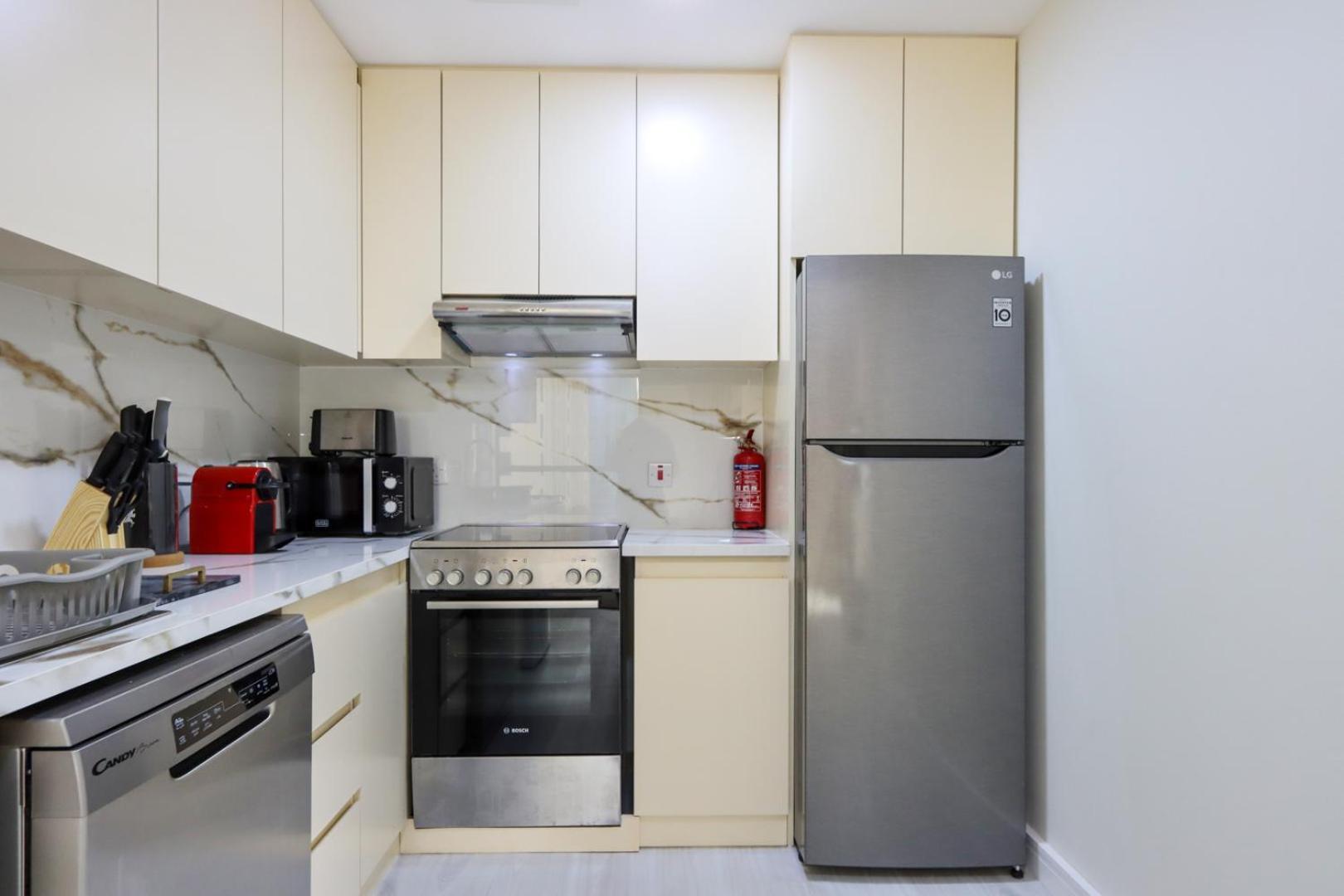 Livbnb - Upgraded 1bhk With Stunning Marina Views *
