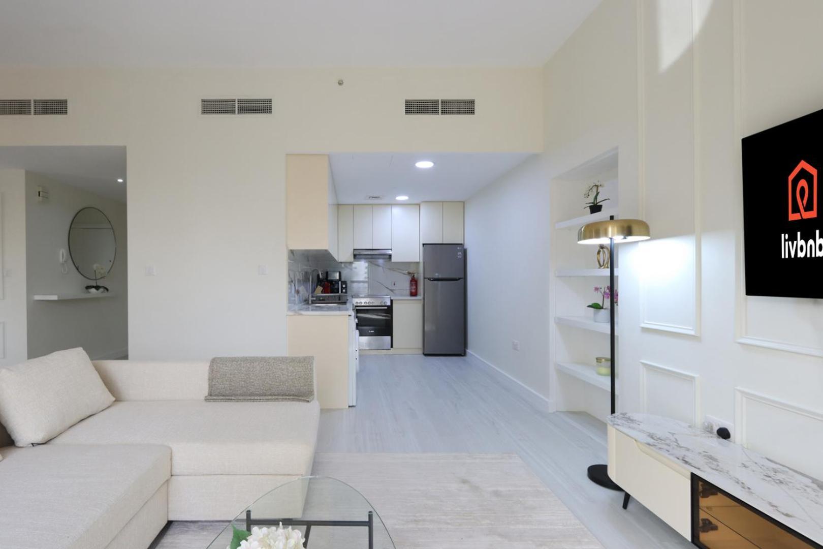Apartment Livbnb - Upgraded 1bhk With Stunning Marina Views Dubai