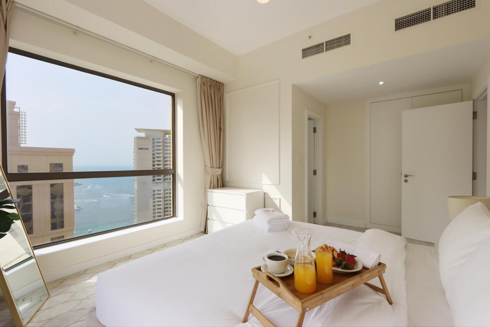 Livbnb - Upgraded 1bhk With Stunning Marina Views Apartment