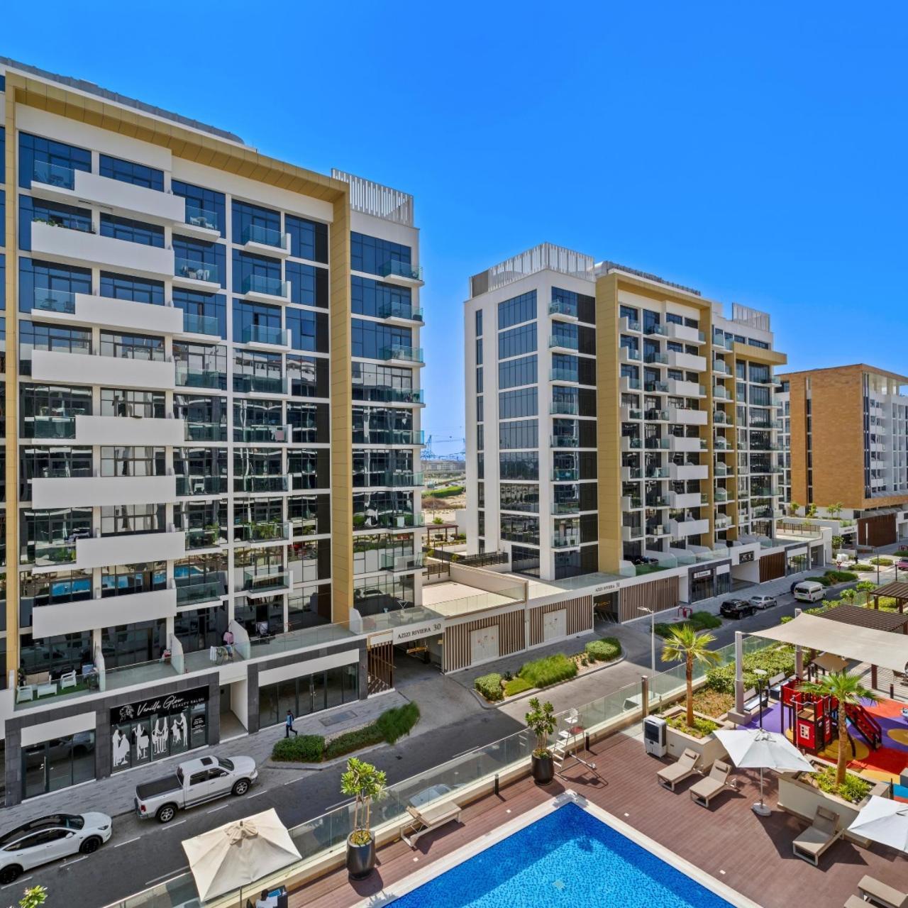 Apartment Spacious With Huge Balcony-azizi Riviera