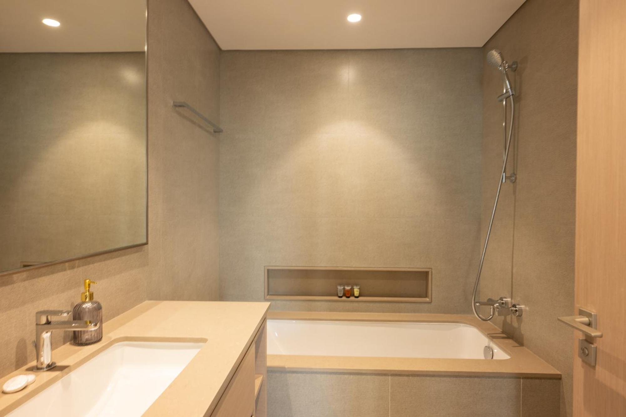 60th High Floor - Full World Islands, Downtown And Ocean View - High Quality Design And Furniture - 2 Bedroom * Dubai