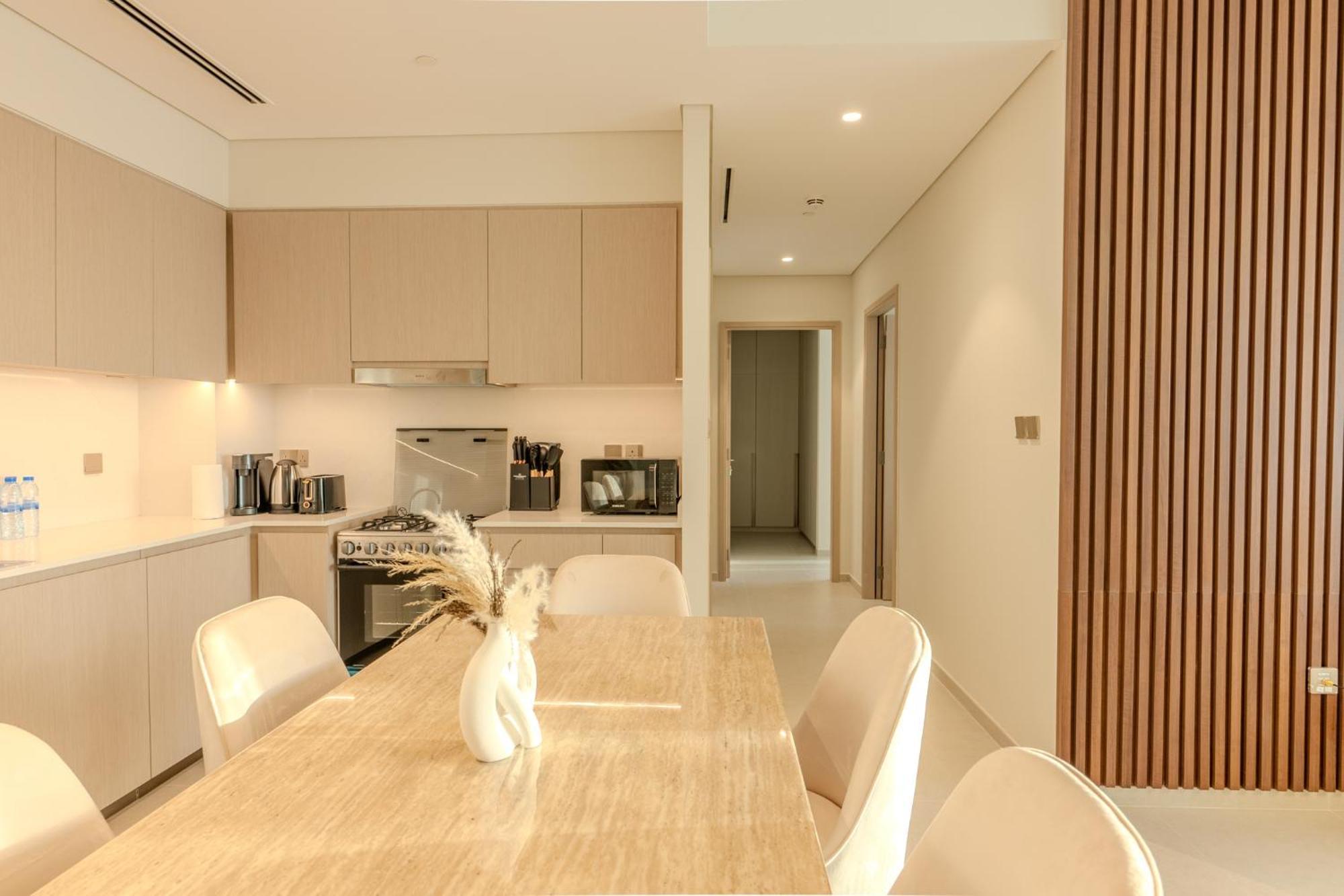 60th High Floor - Full World Islands, Downtown And Ocean View - High Quality Design And Furniture - 2 Bedroom Apartment *