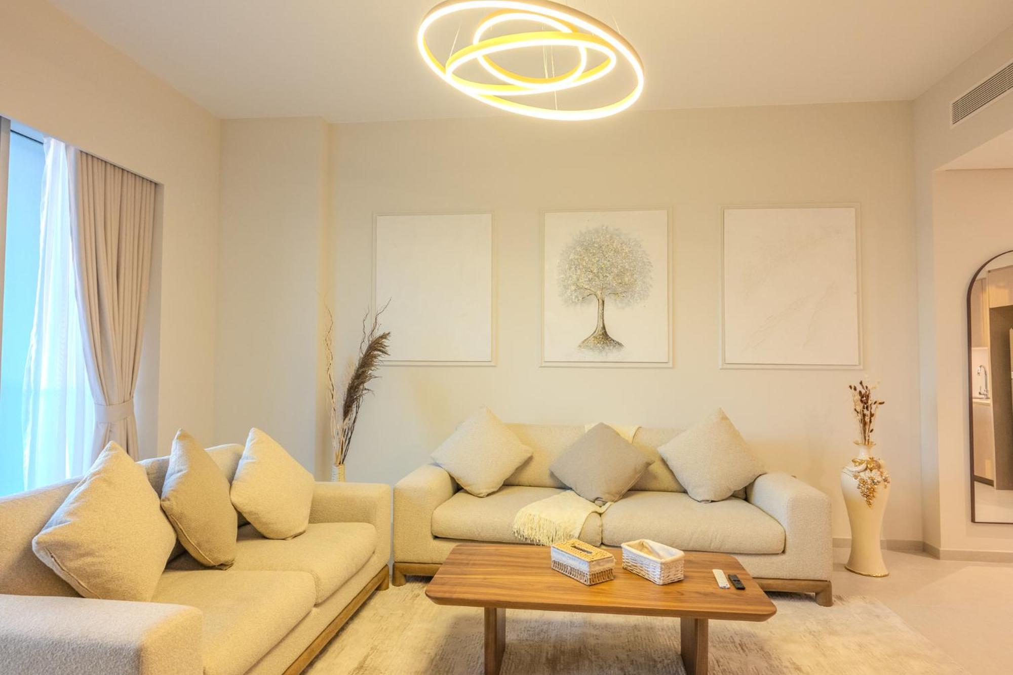 60th High Floor - Full World Islands, Downtown And Ocean View - High Quality Design And Furniture - 2 Bedroom *