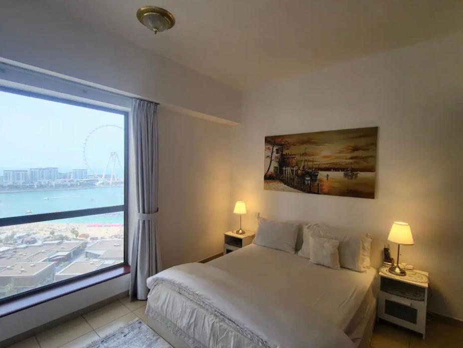 Homestay Beautiful Full Seaview Room In Jbr Dubai