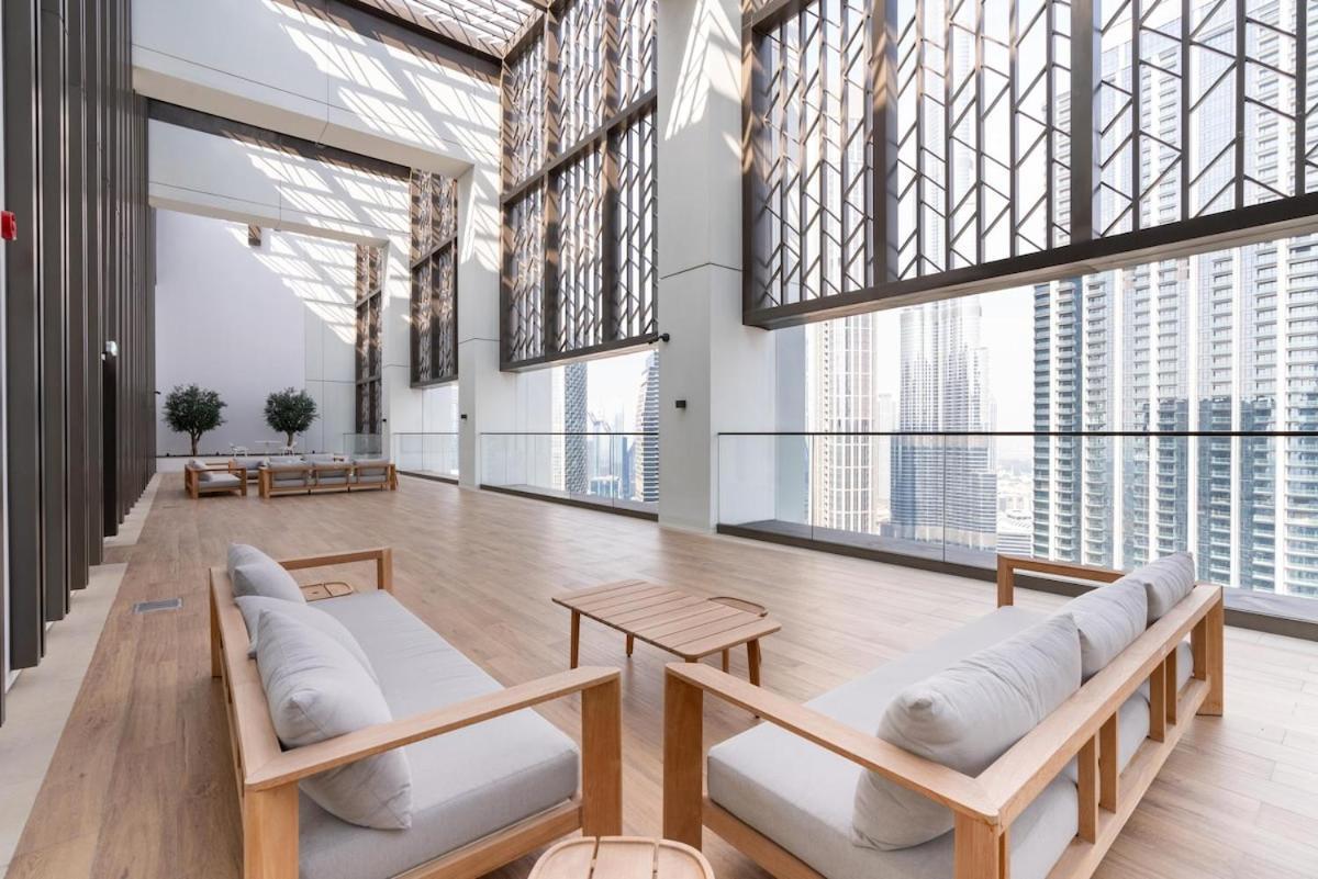 Apartment Luxury Furnished Unit In Downtown High Floor Dubai