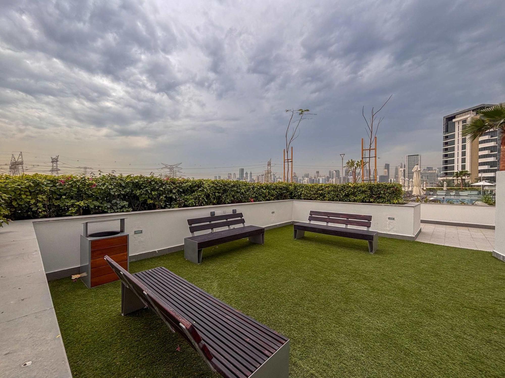 Frank Porter - Azizi Riviera 1 Apartment Dubai