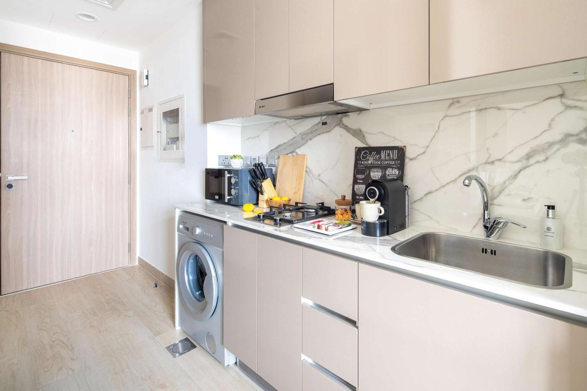 Apartment Frank Porter - Azizi Riviera 1