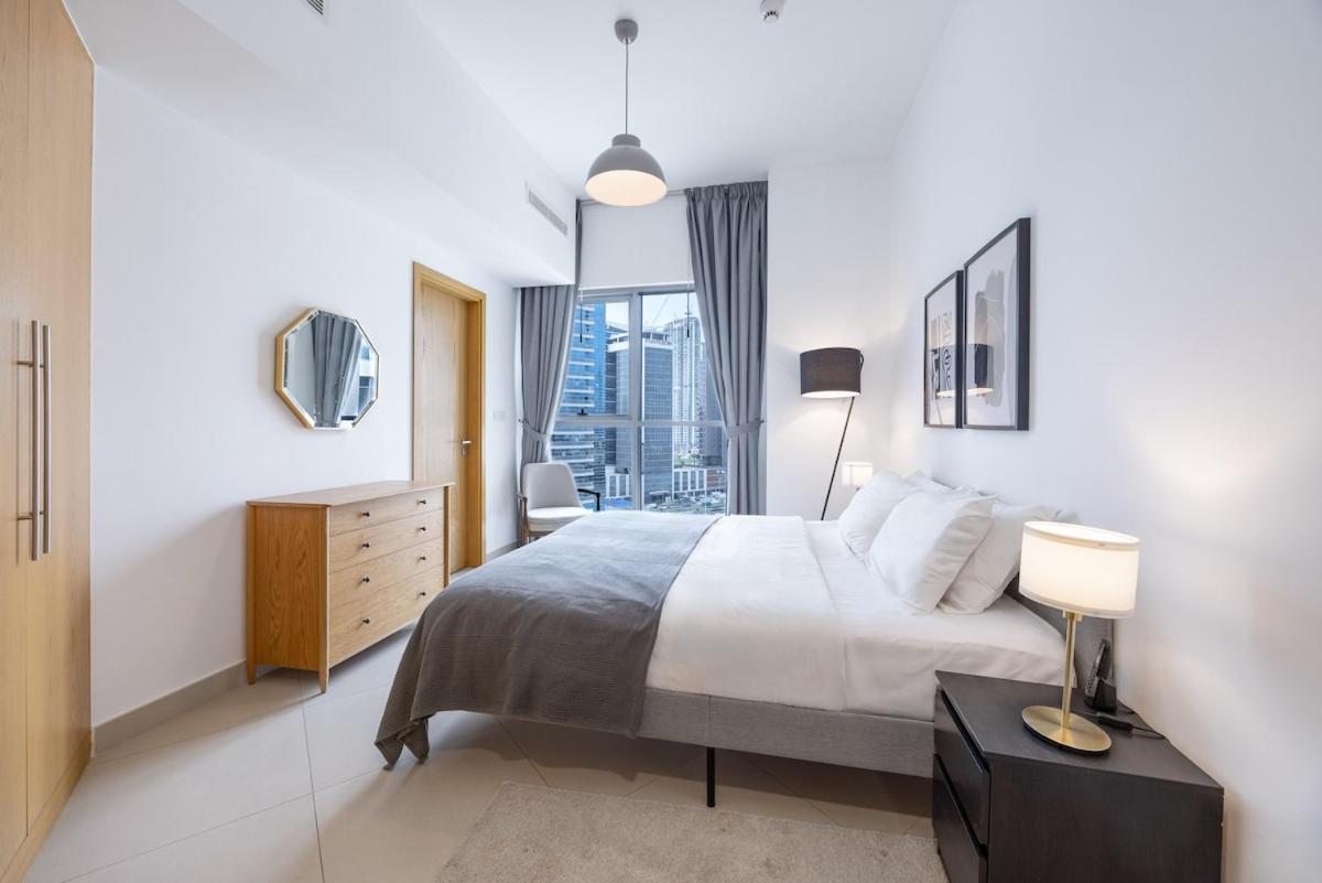 Luxury Downtown 1-bedroom With Burj Khalifa Views * Dubai