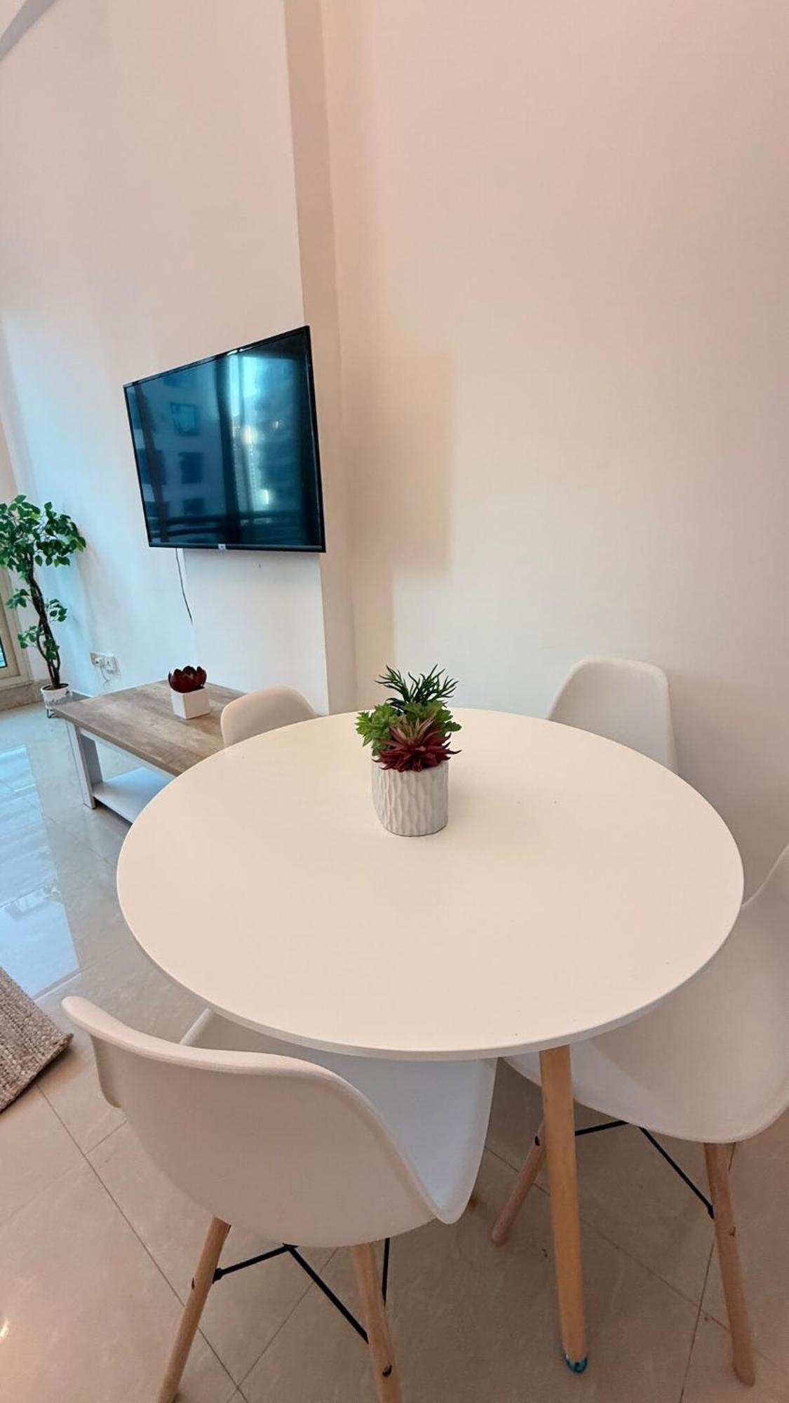 Apartment Stylish 1br In Marina Near And Metro Dubai