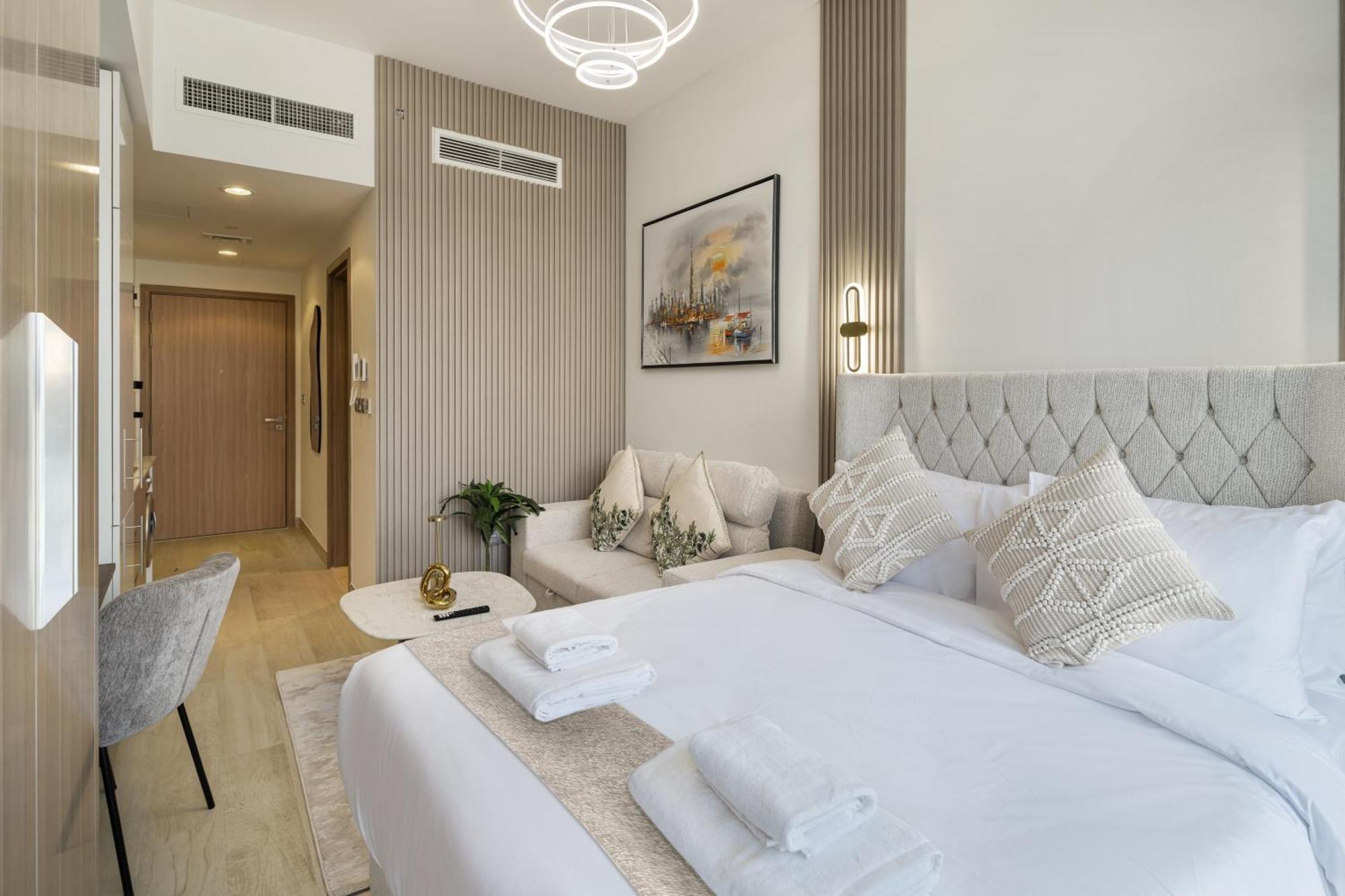 Apartment Brand-new Modern In Azizi Riviera One *