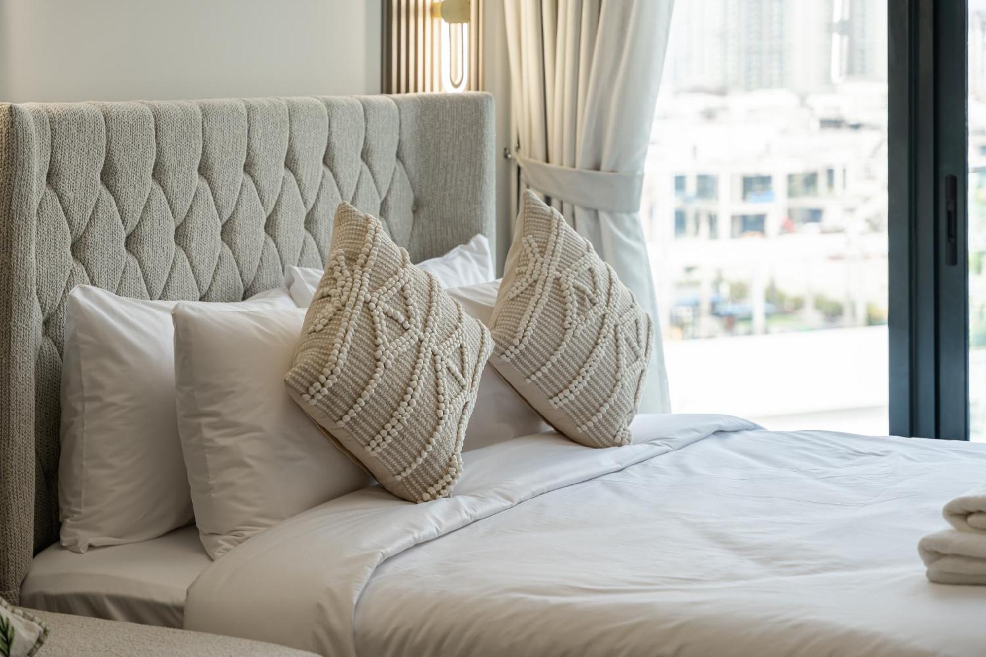 Brand-new Modern In Azizi Riviera One Apartment