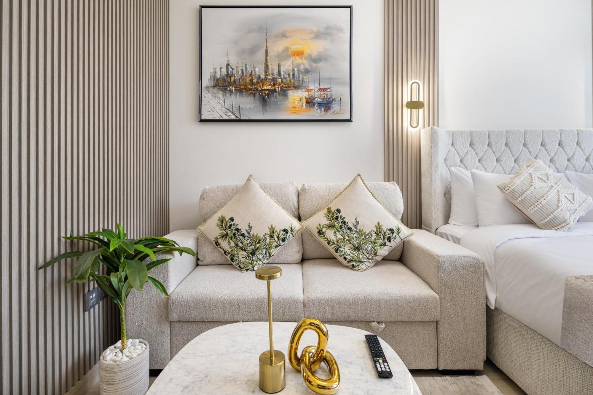 Brand-new Modern In Azizi Riviera One *