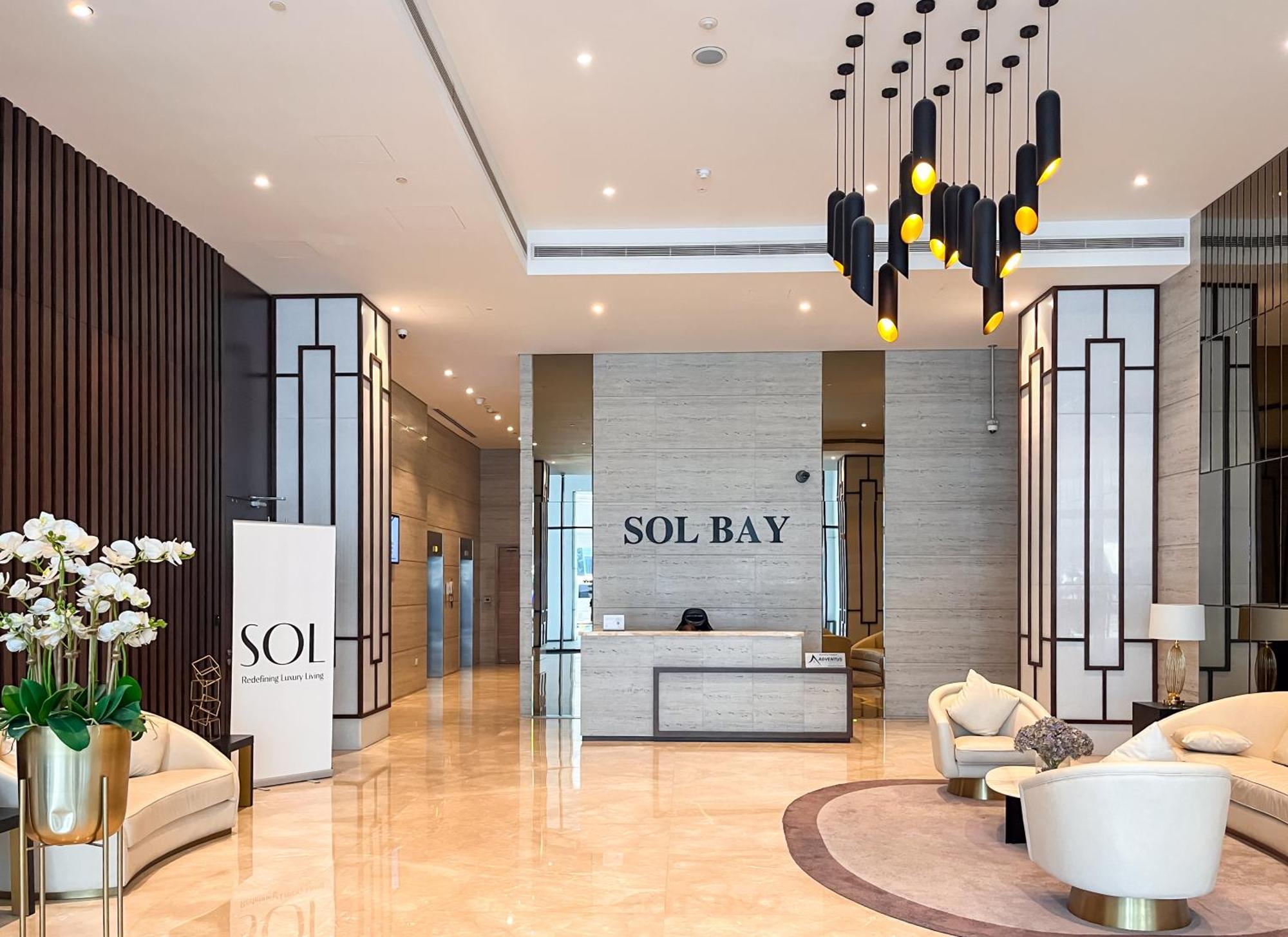Elegant With Pool & Gym Near Burj Khalifa & Racecourse Views Apartment