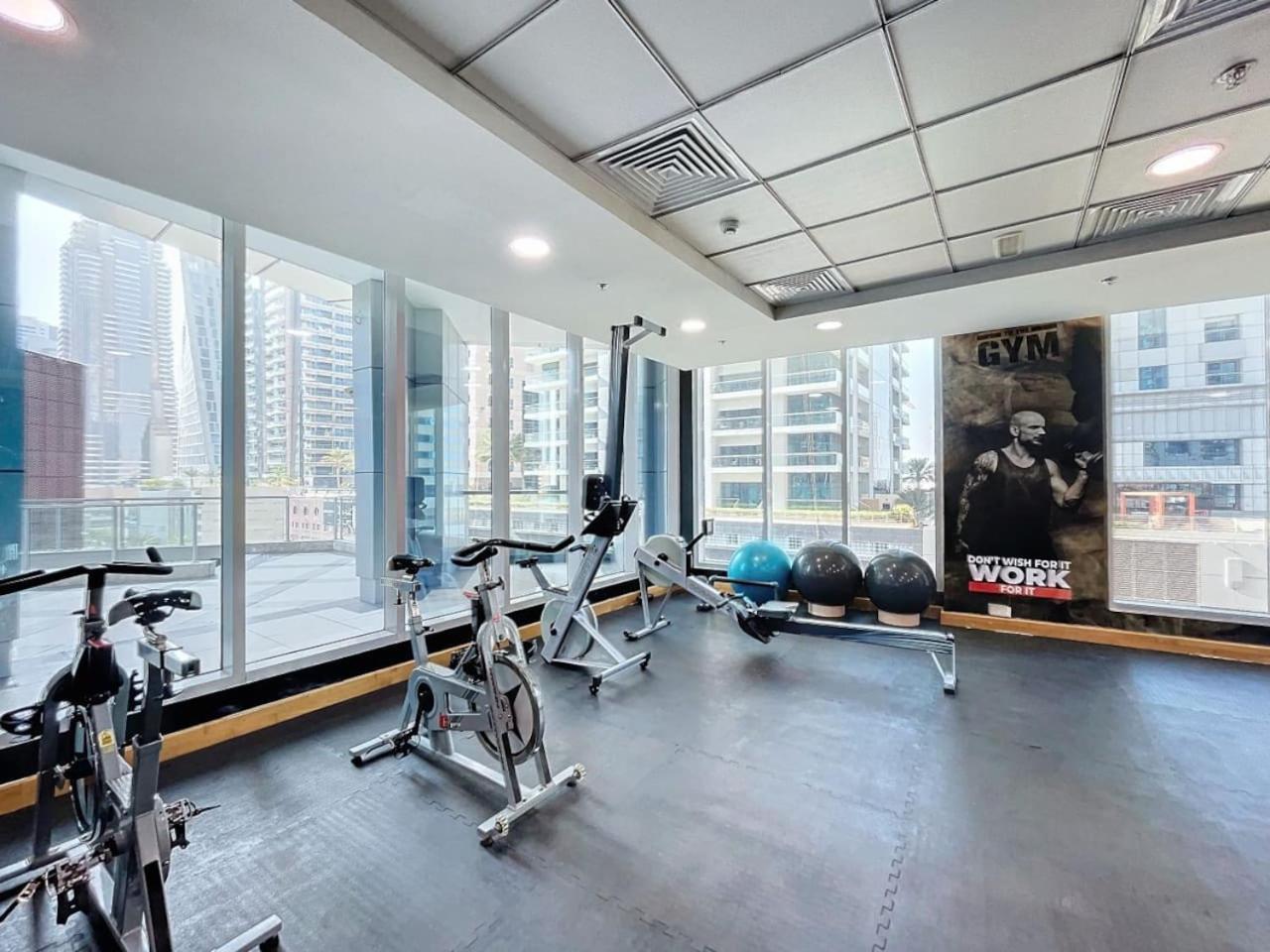 Torch Tower - Minimalistic Two Bed With Views Dubai