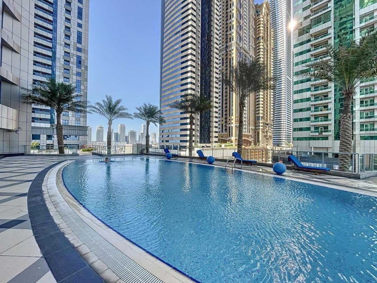 Torch Tower - Minimalistic Two Bed With Views Dubai