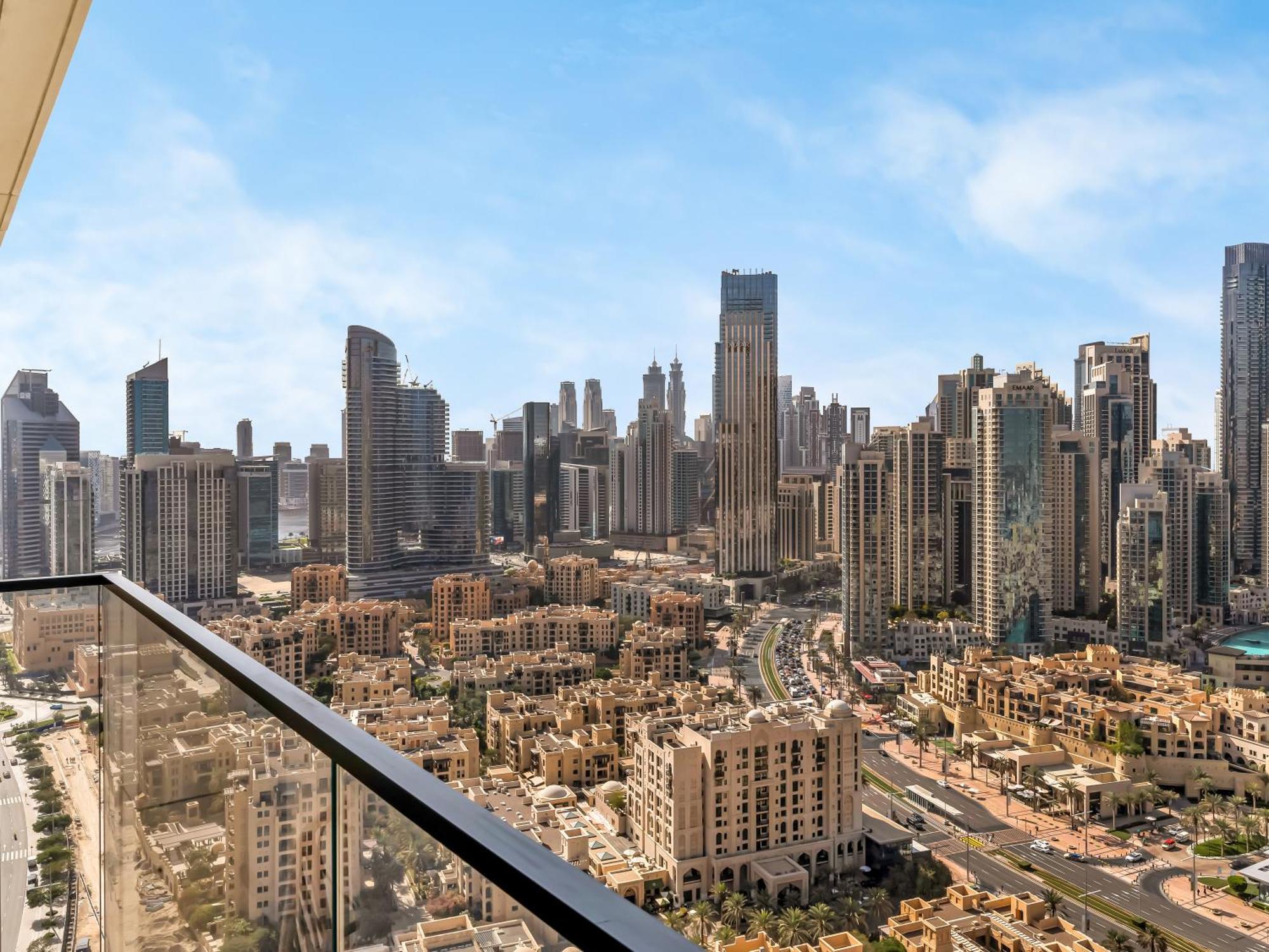 2bdr Led Side Burj Khalifa Views Opposite Mall *