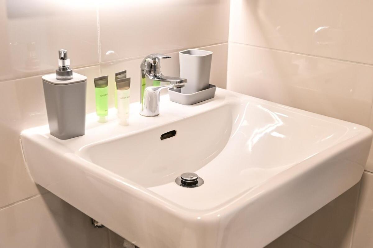 Stylish 1br - Location In Jvc - Balcony - Boulevard * Dubai