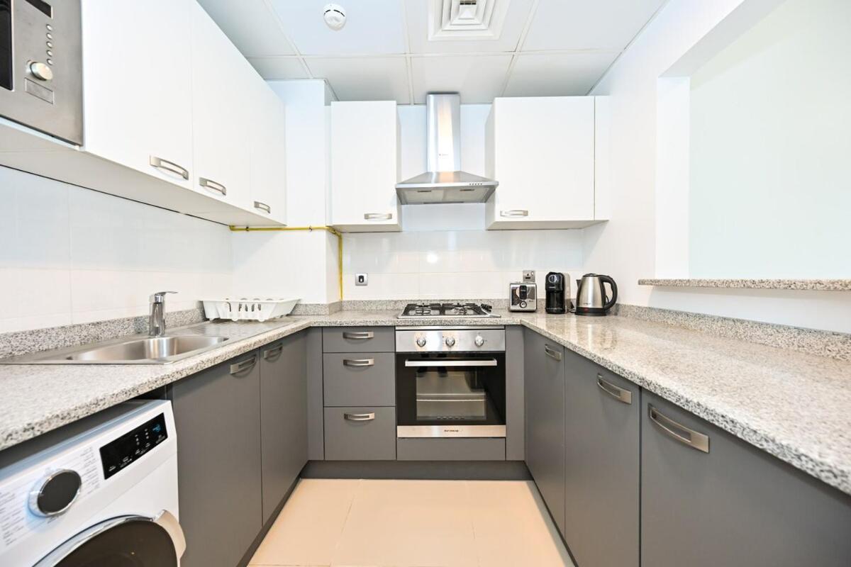 Apartment Stylish 1br - Location In Jvc - Balcony - Boulevard *