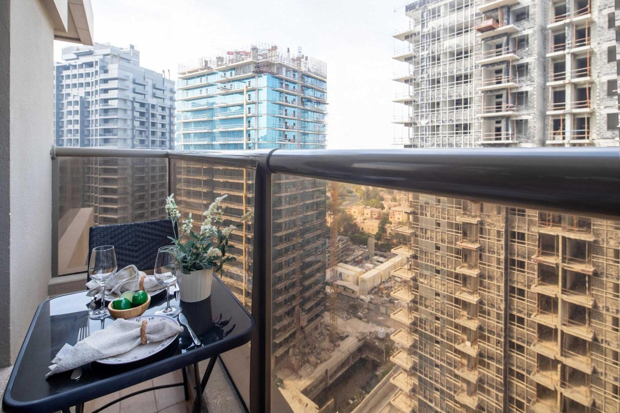 Frank Porter - Elite Sports Apartment *