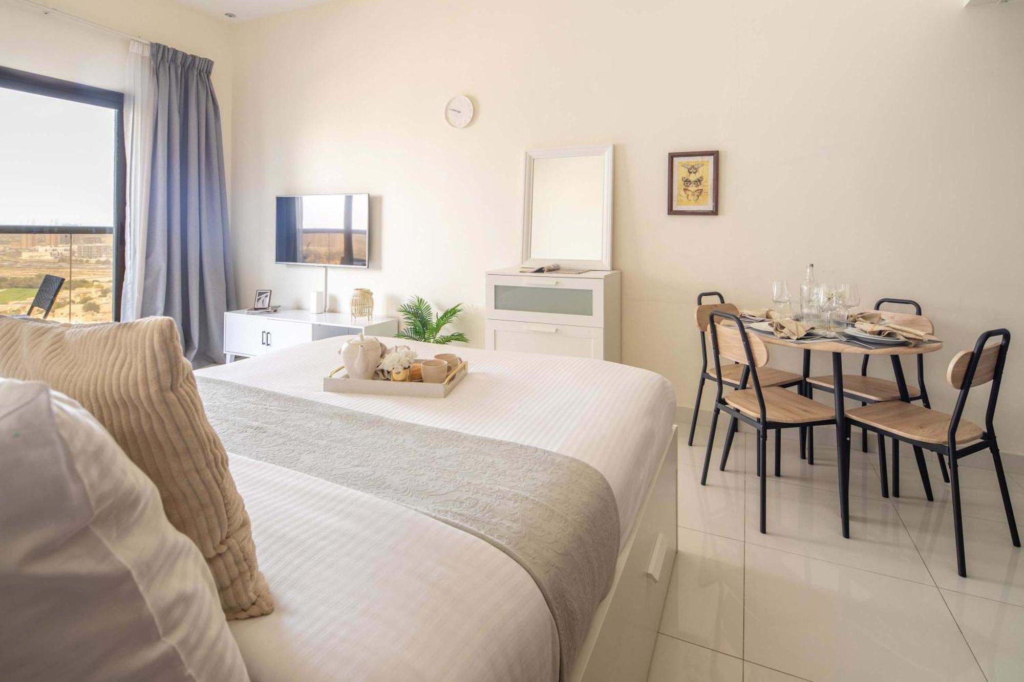 Frank Porter - Elite Sports Apartment Dubai